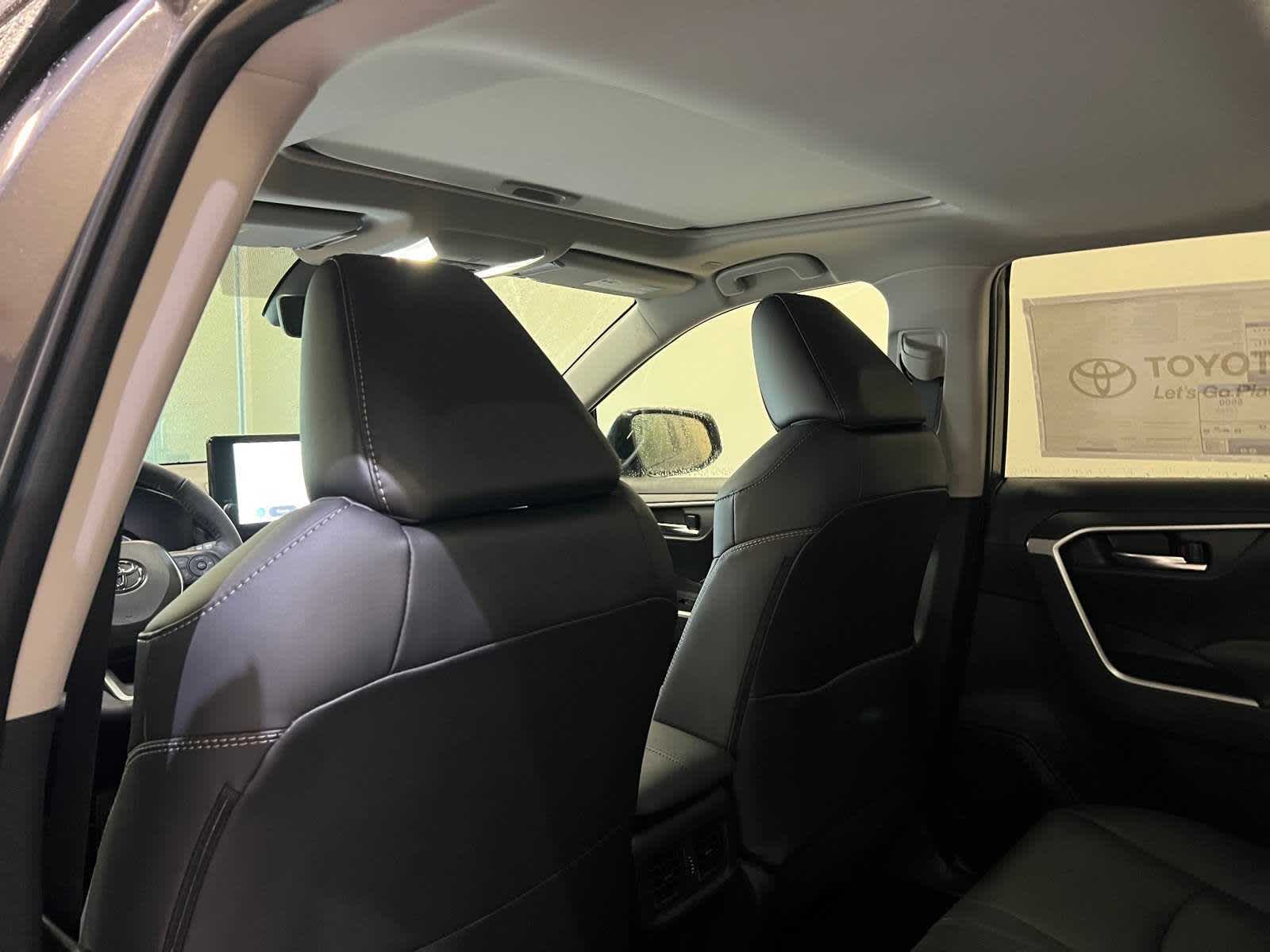 Thumbnail: 2025 Toyota RAV4 - 12