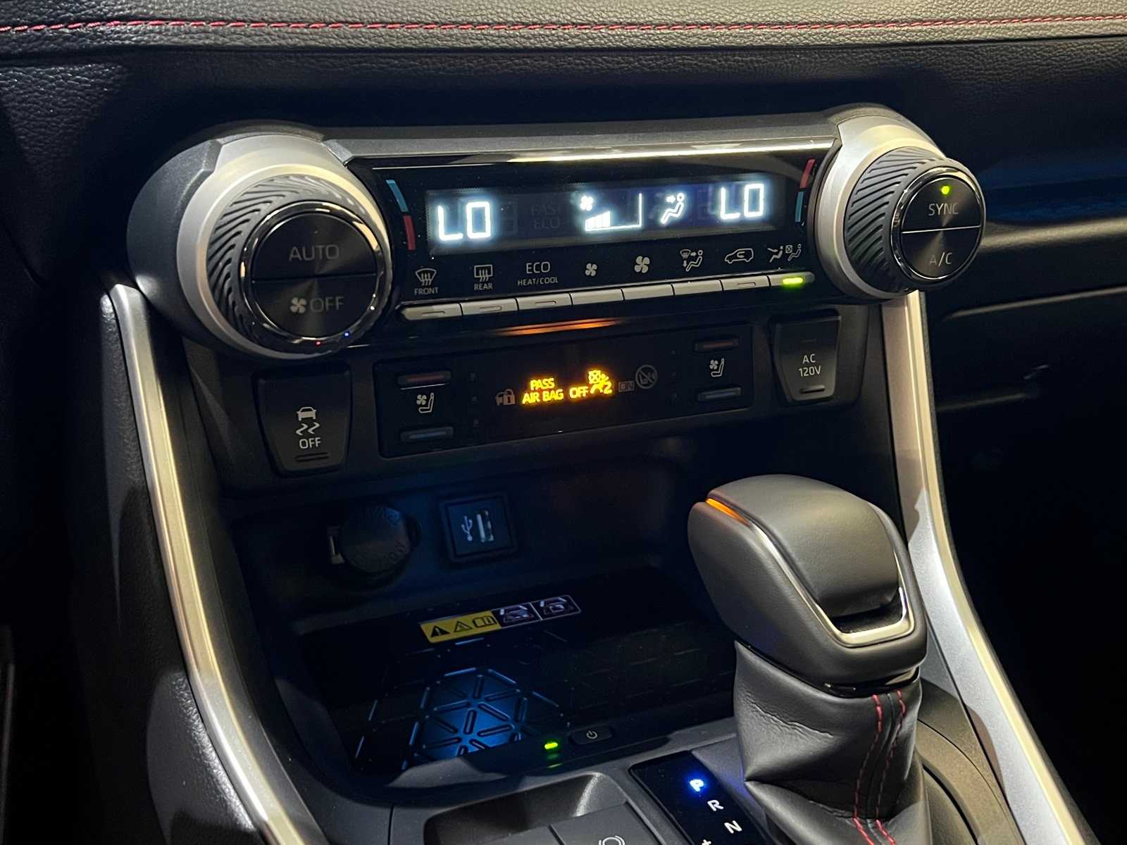 Thumbnail: 2025 Toyota RAV4 - 24