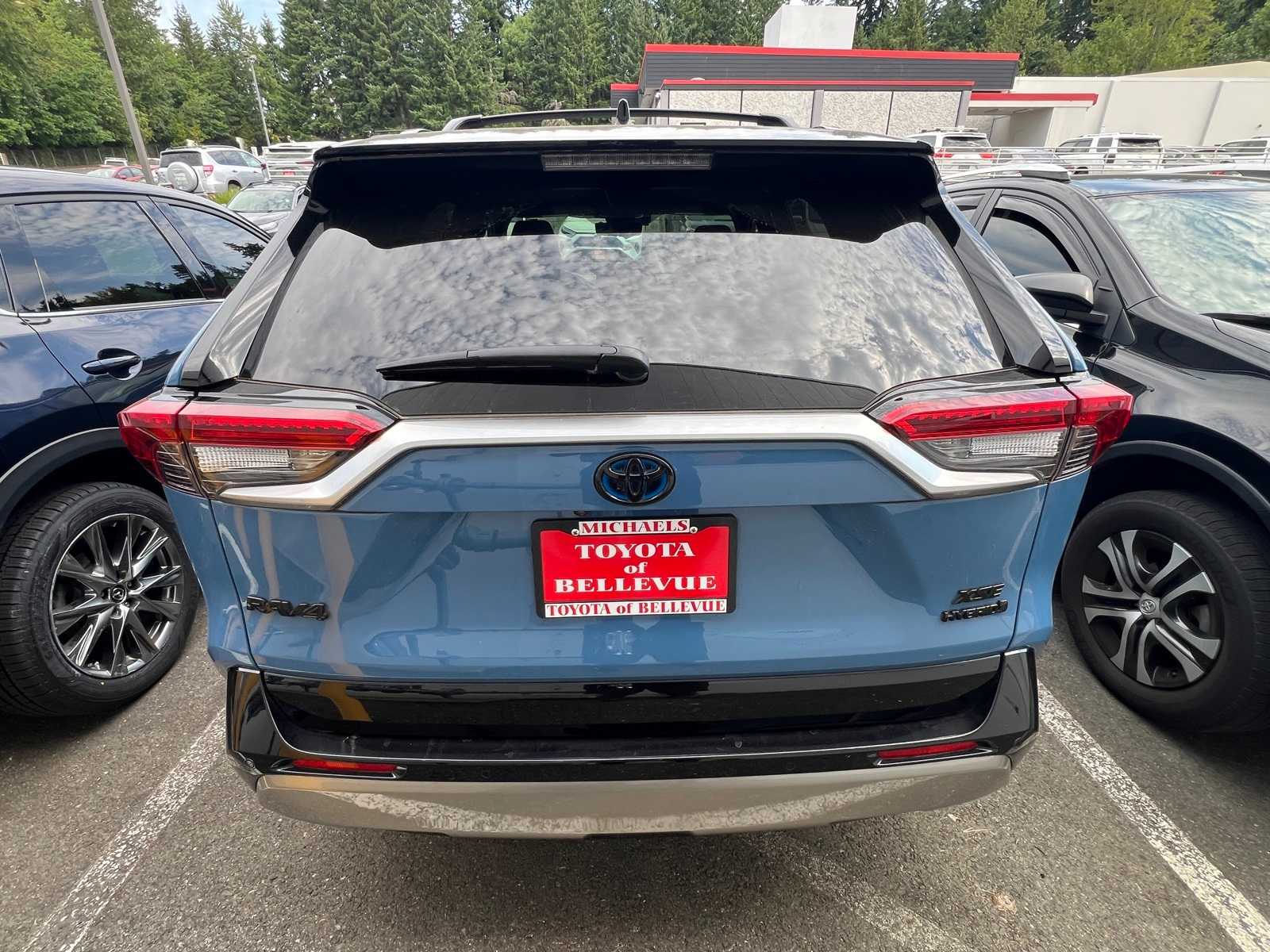 Thumbnail: 2023 Toyota RAV4 - 7