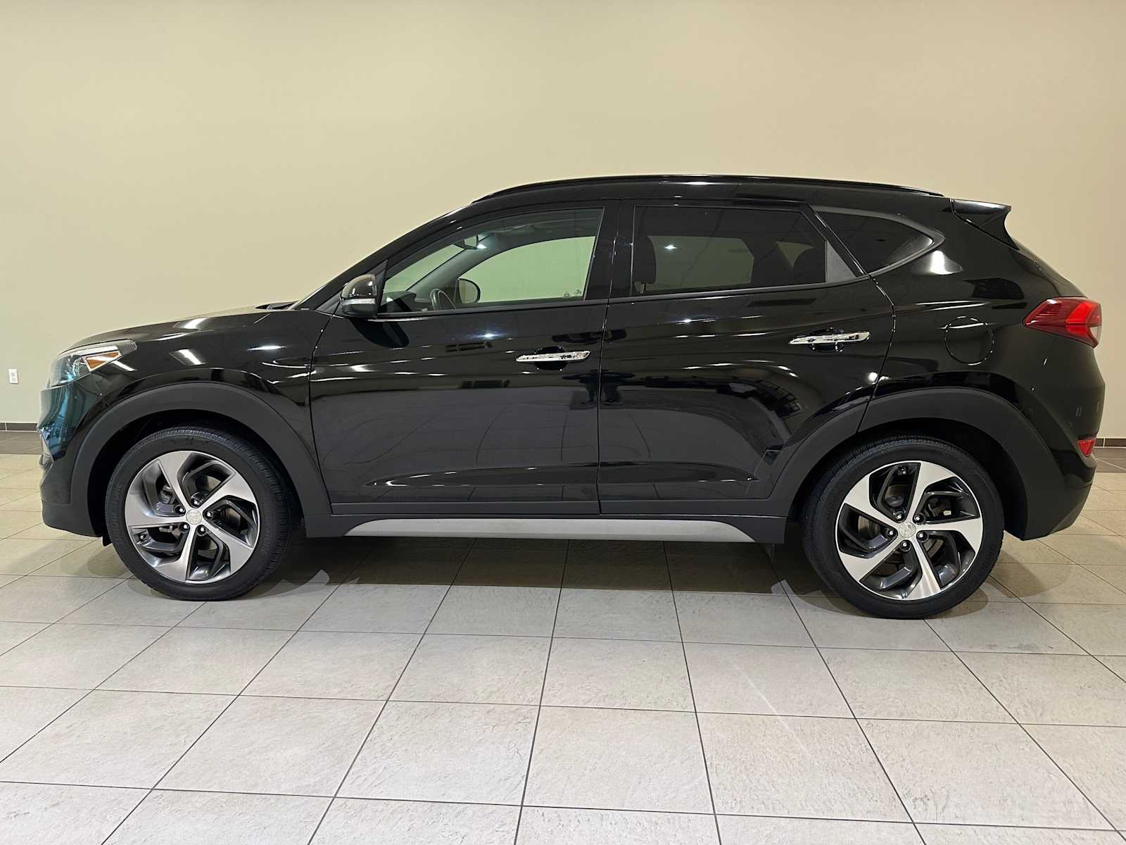 Thumbnail: 2018 Hyundai Tucson - 3