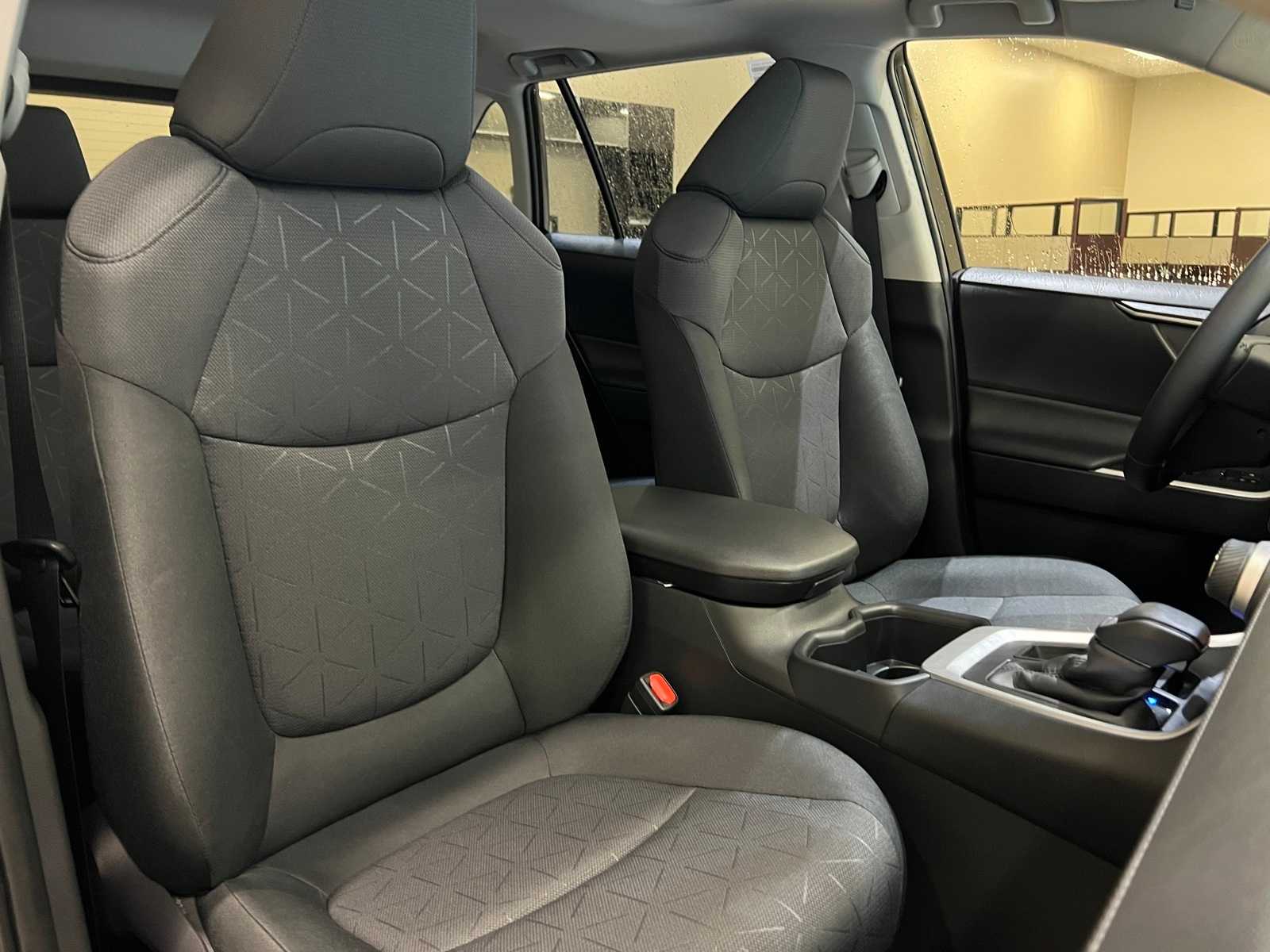 Thumbnail: 2025 Toyota RAV4 - 14