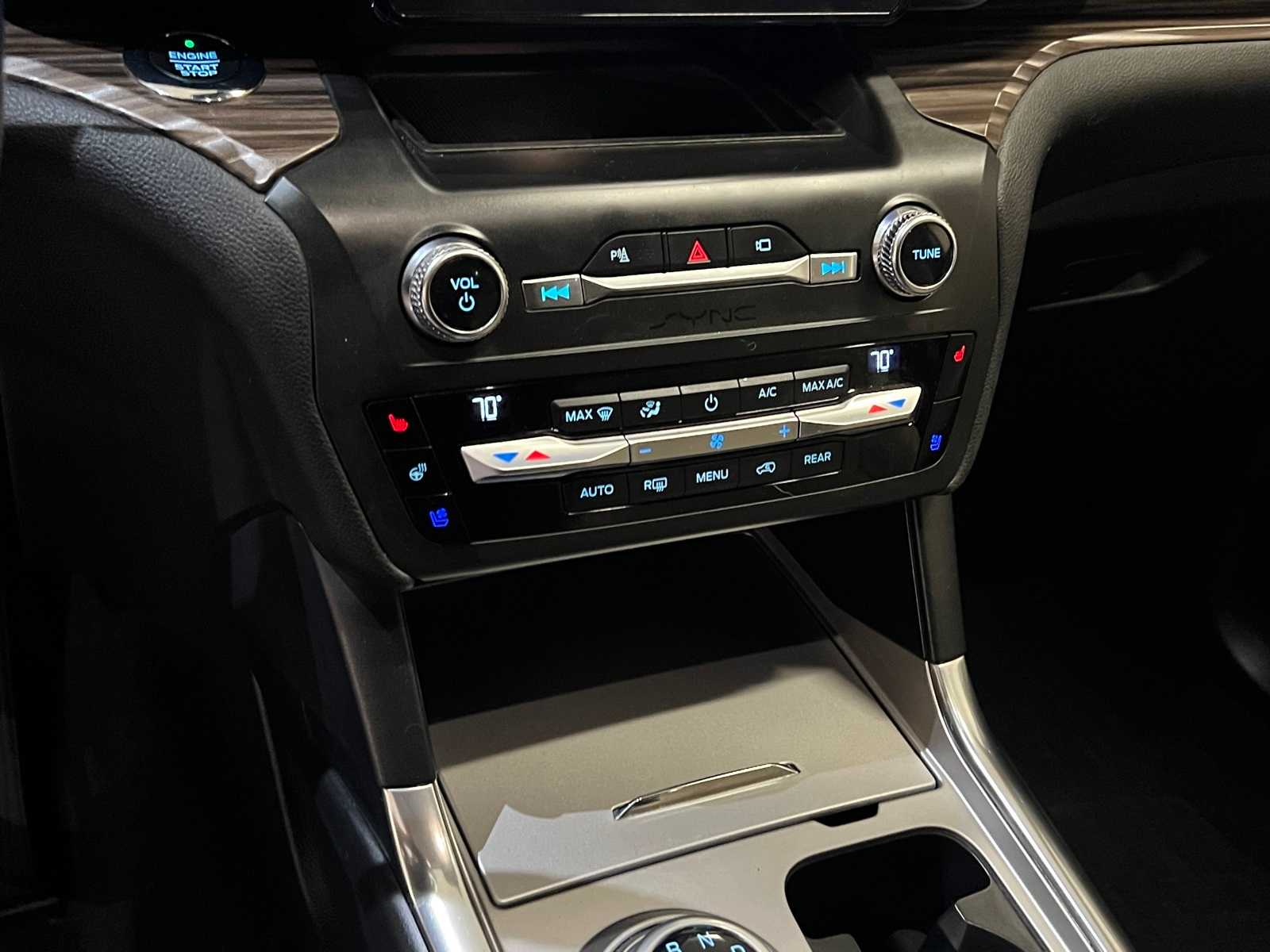 Thumbnail: 2020 Ford Explorer - 23