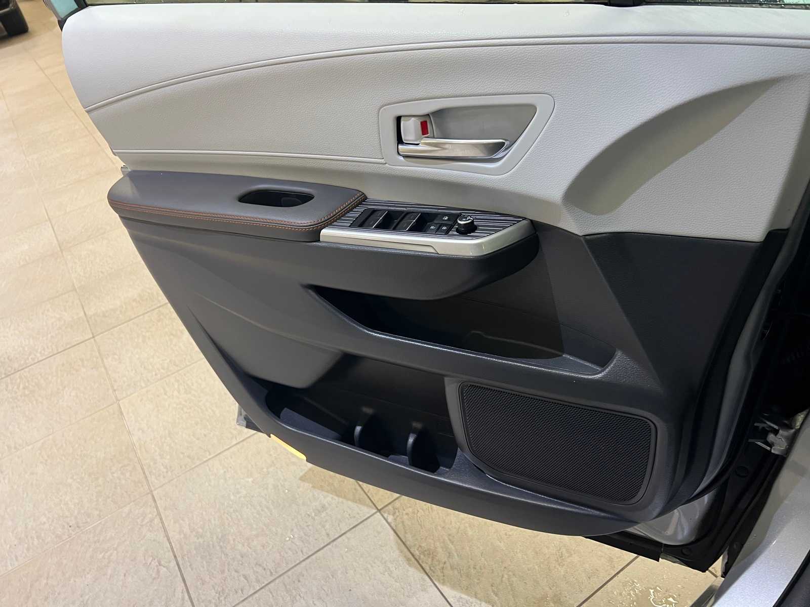 Thumbnail: 2024 Toyota Sienna - 18