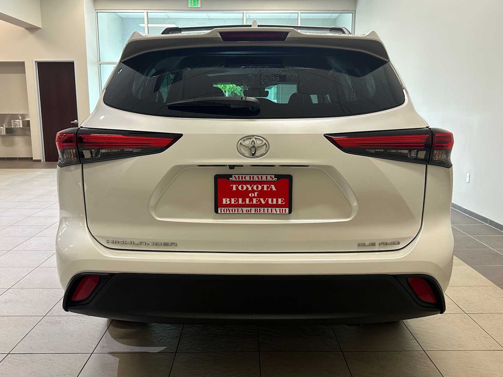 Thumbnail: 2023 Toyota Highlander - 6