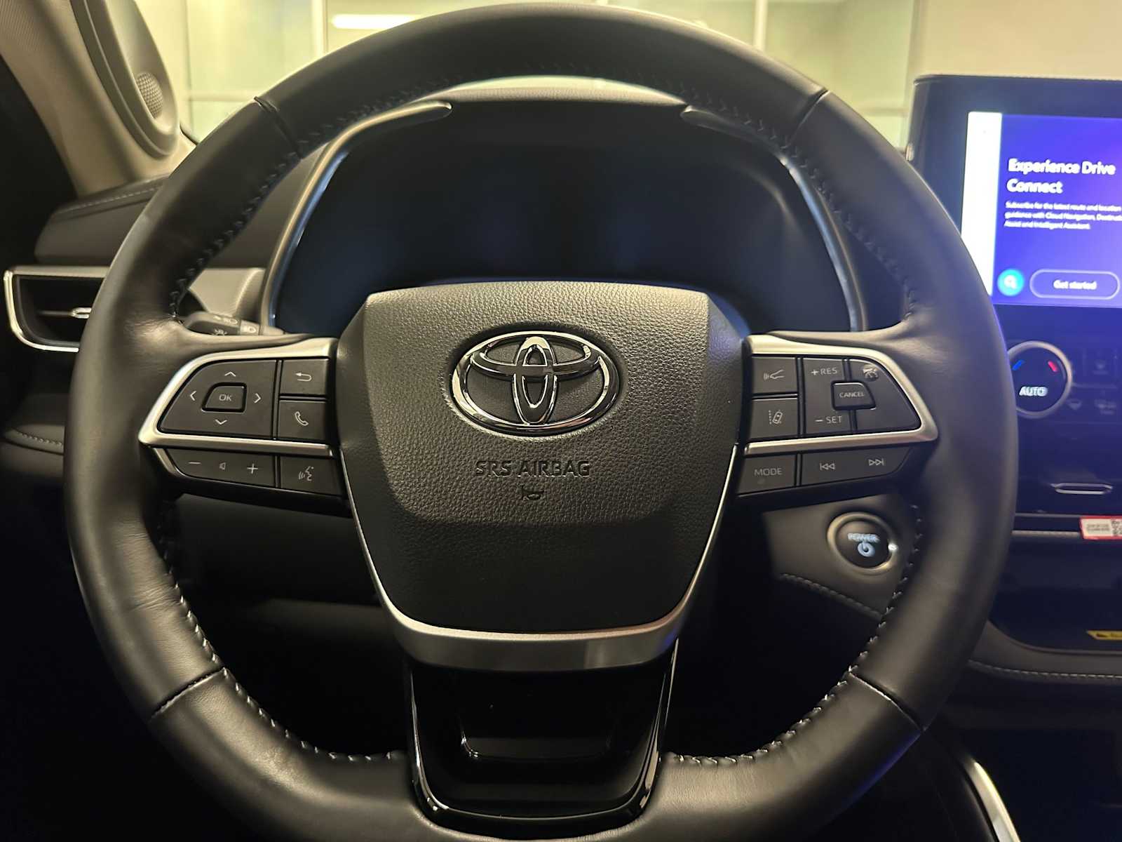 Thumbnail: 2025 Toyota Highlander - 11