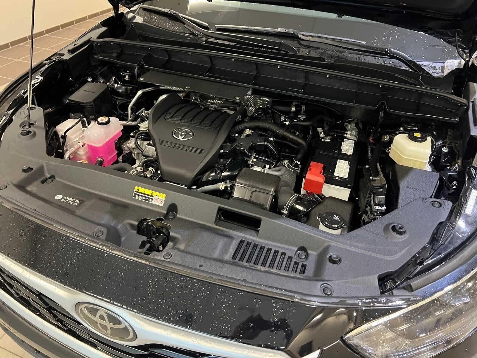 Thumbnail: 2023 Toyota Highlander - 9