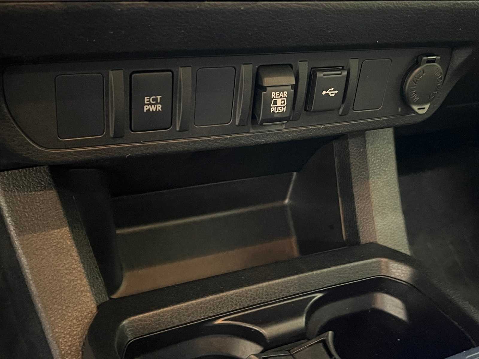 Thumbnail: 2022 Toyota Tacoma - 24