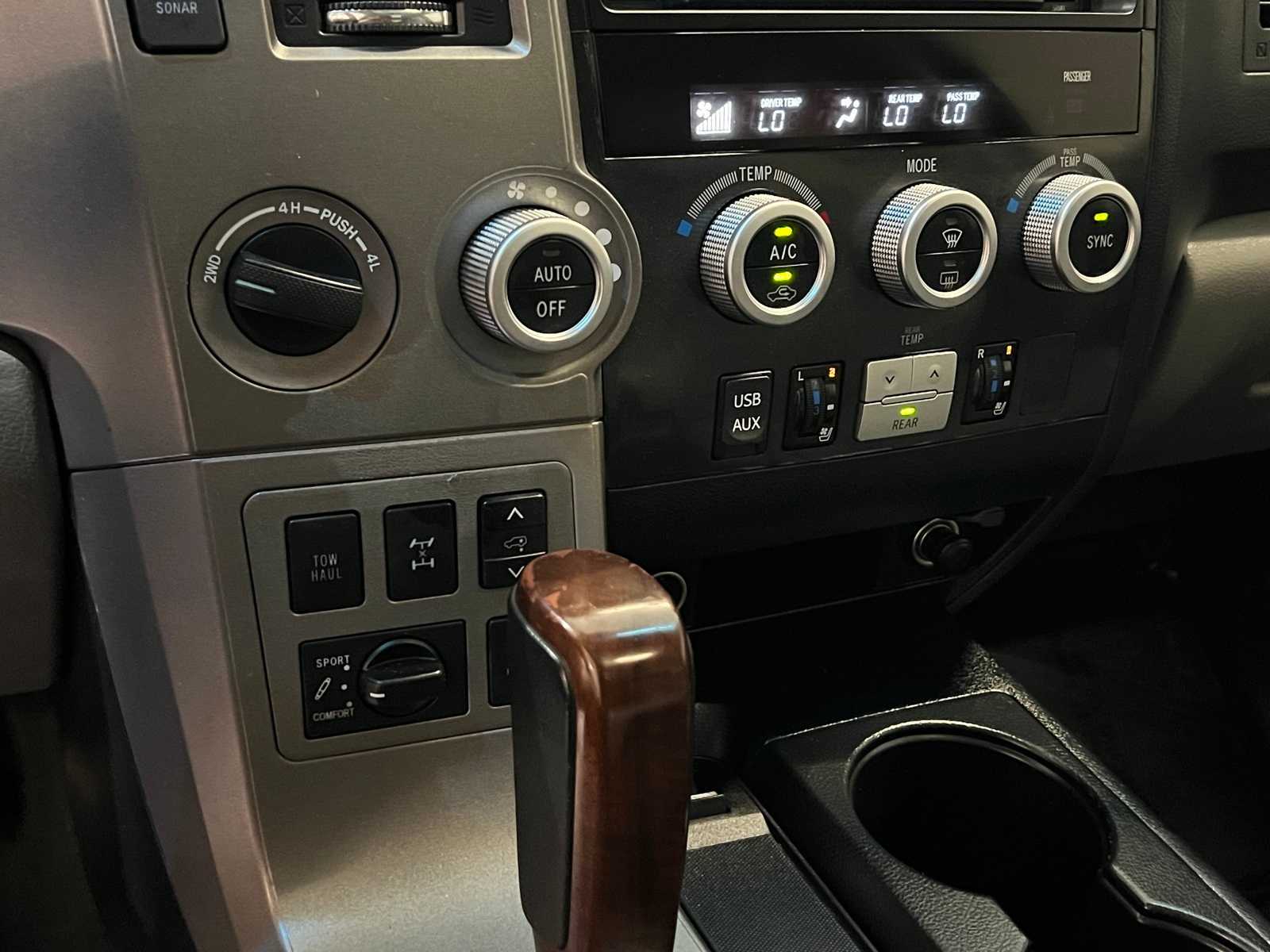 Thumbnail: 2014 Toyota Sequoia - 24