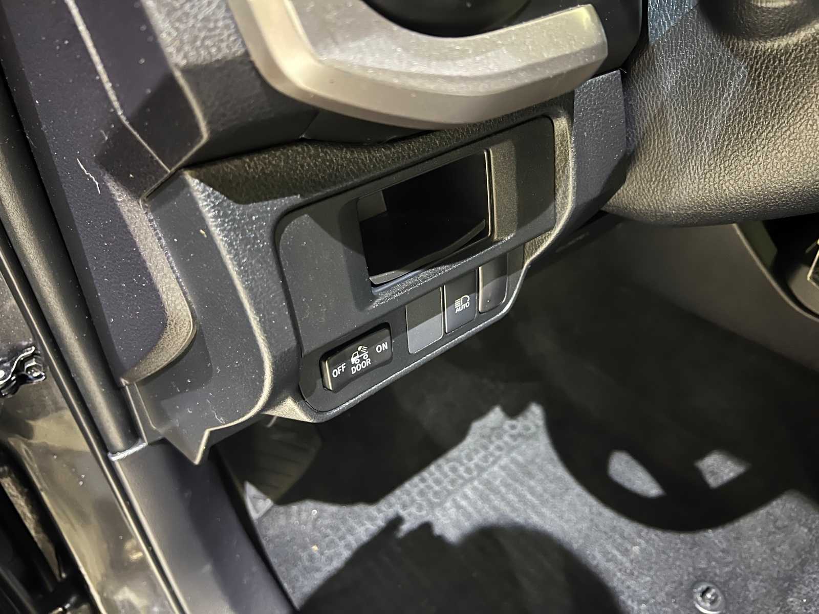 Thumbnail: 2019 Toyota Tacoma - 16