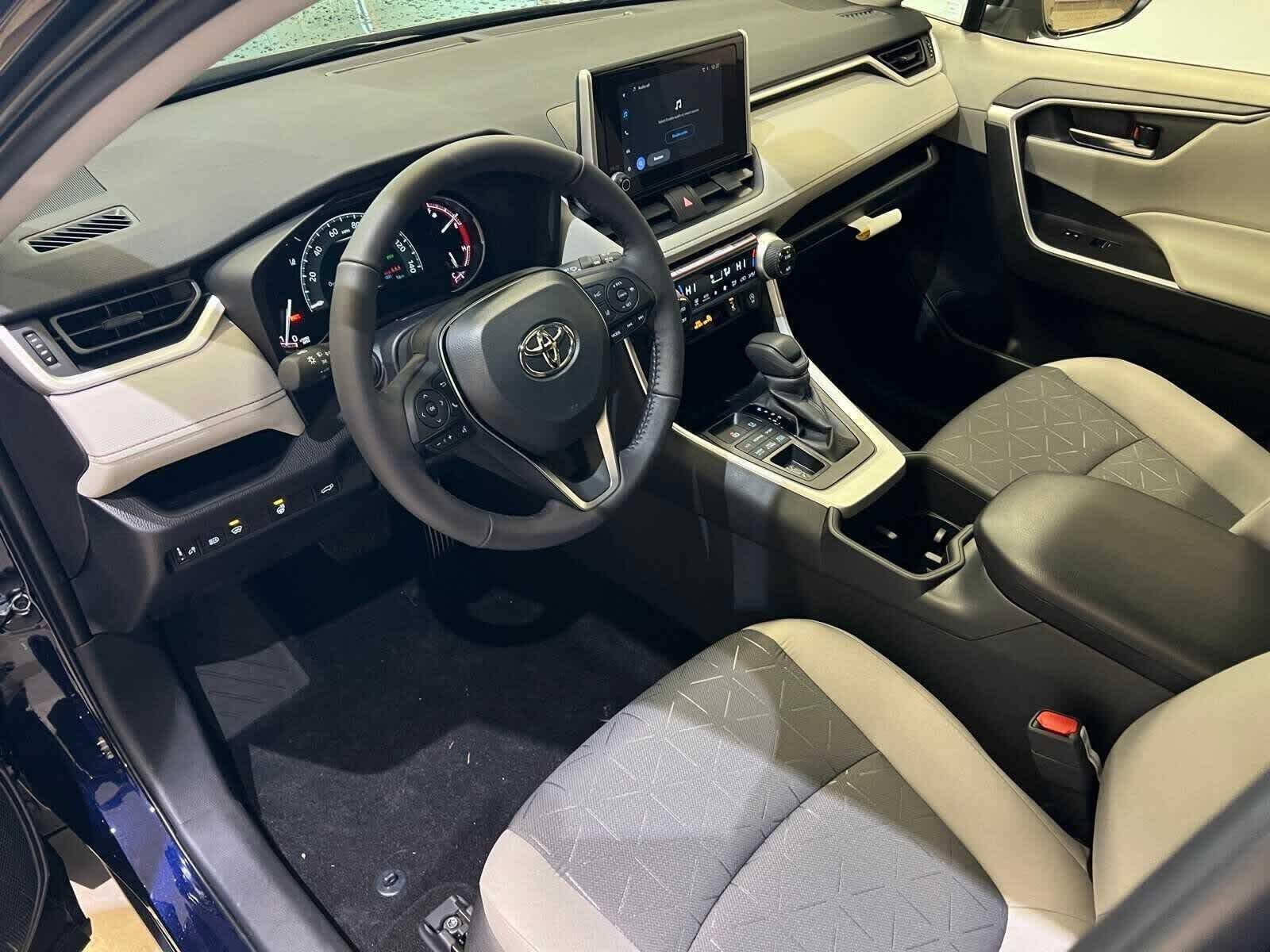 Thumbnail: 2025 Toyota RAV4 - 2