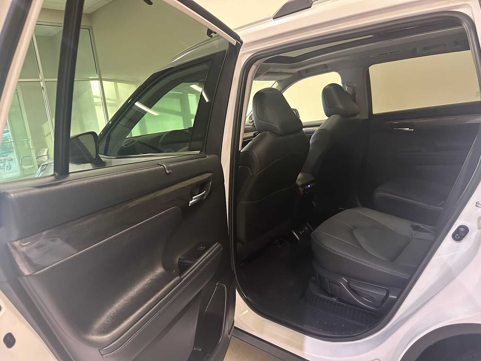 Thumbnail: 2025 Toyota Highlander - 24