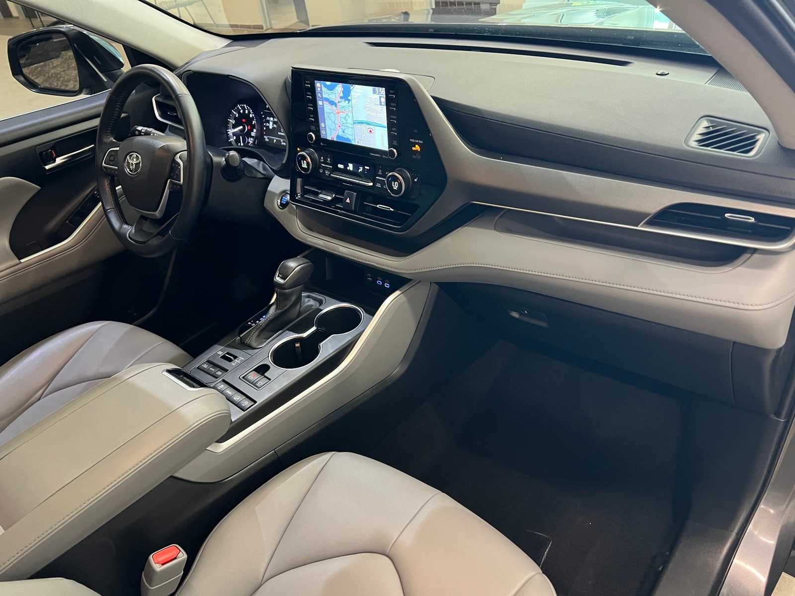 2022 Toyota Highlander XLE 14