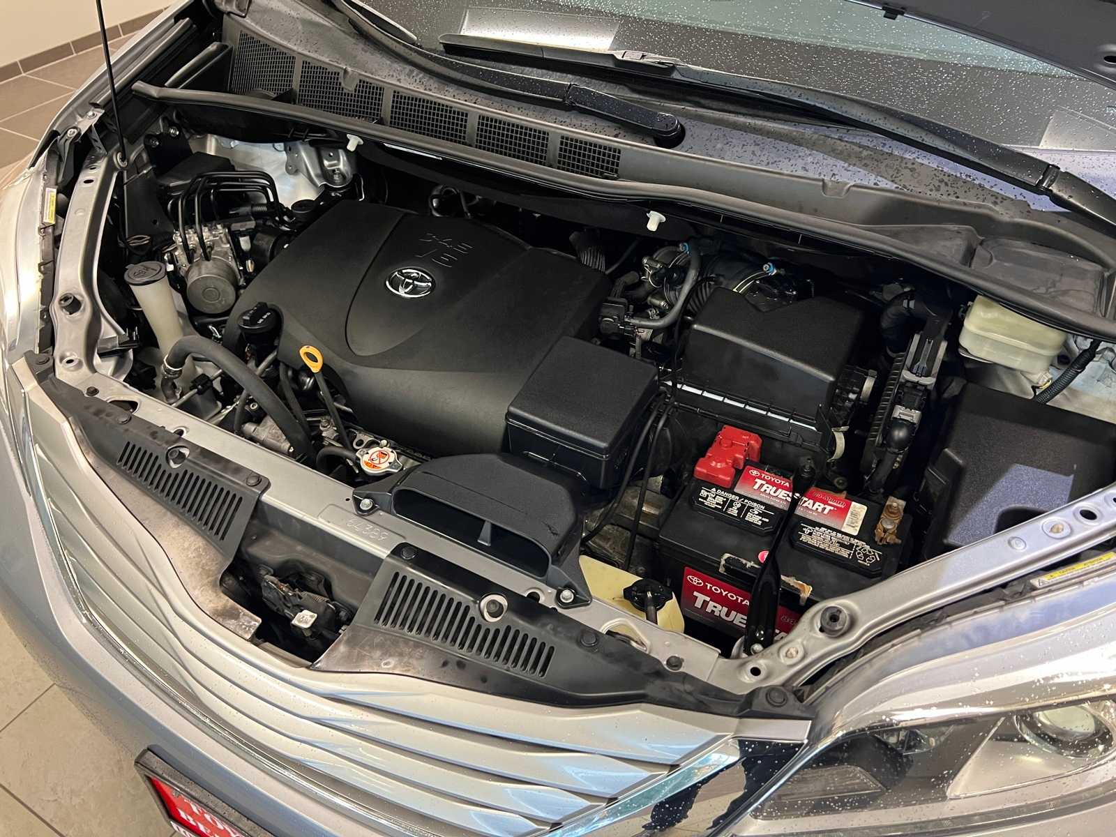 Thumbnail: 2017 Toyota Sienna - 9