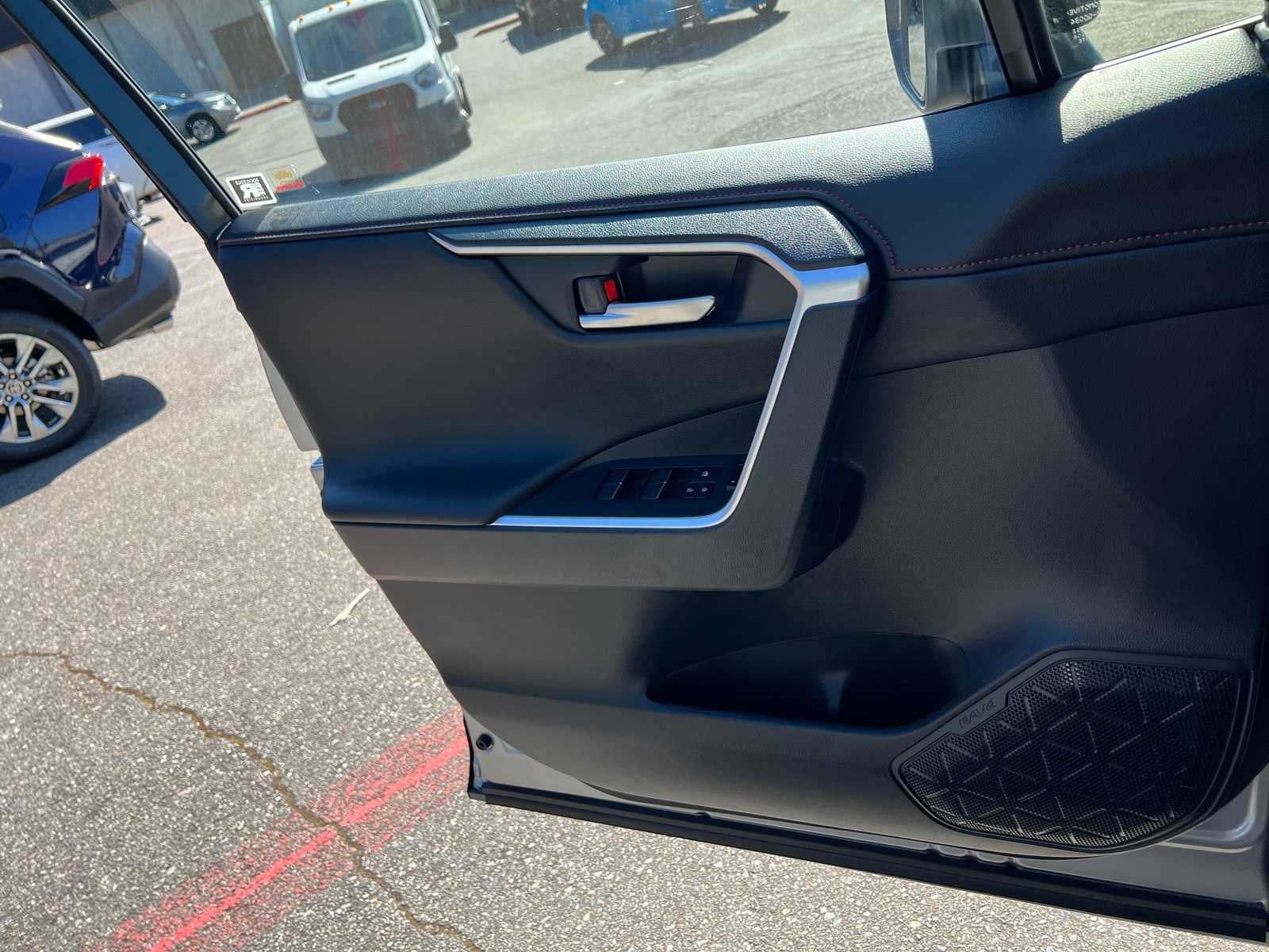 2025 Toyota RAV4 XSE 18