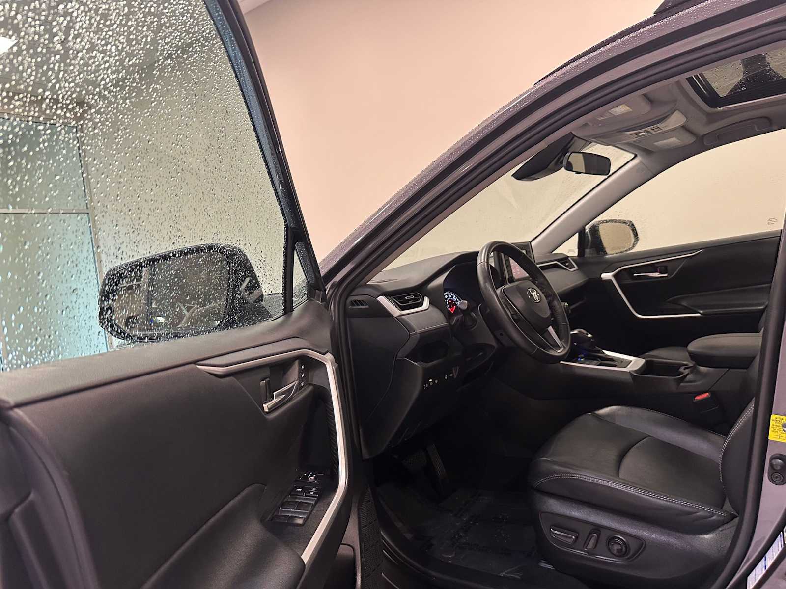 Thumbnail: 2022 Toyota RAV4 - 22