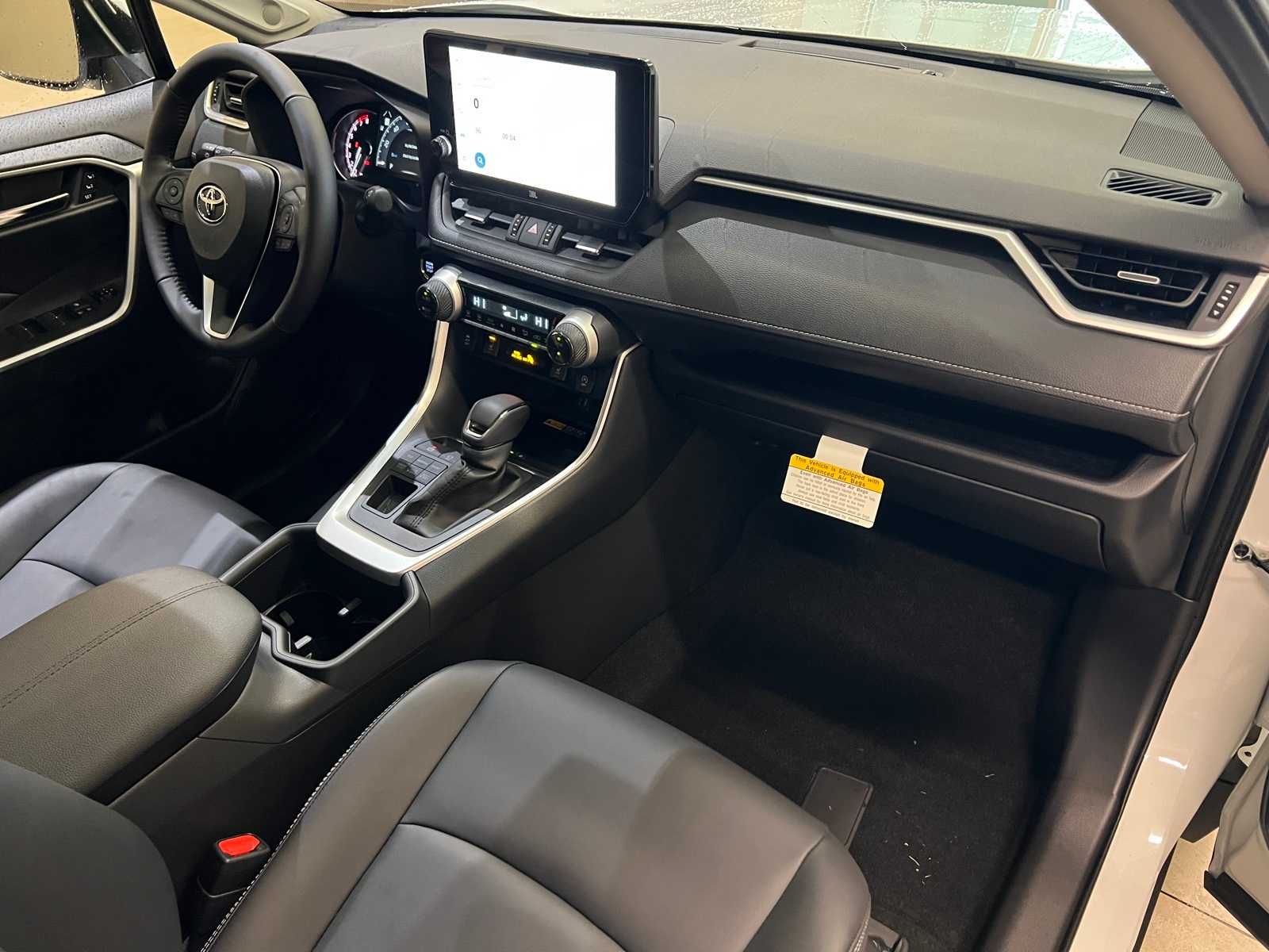 Thumbnail: 2025 Toyota RAV4 - 15