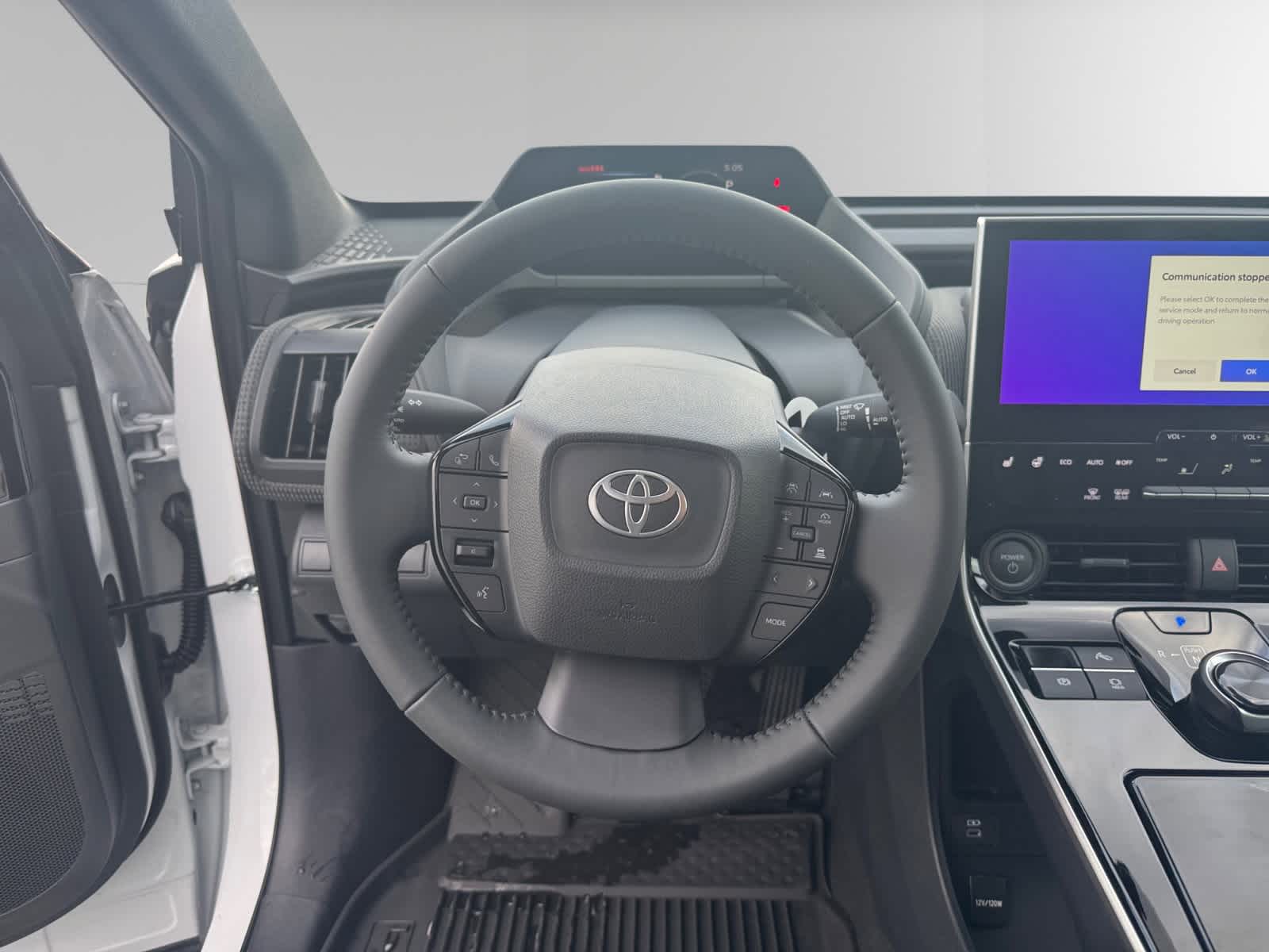 2025 Toyota bZ4X XLE 12