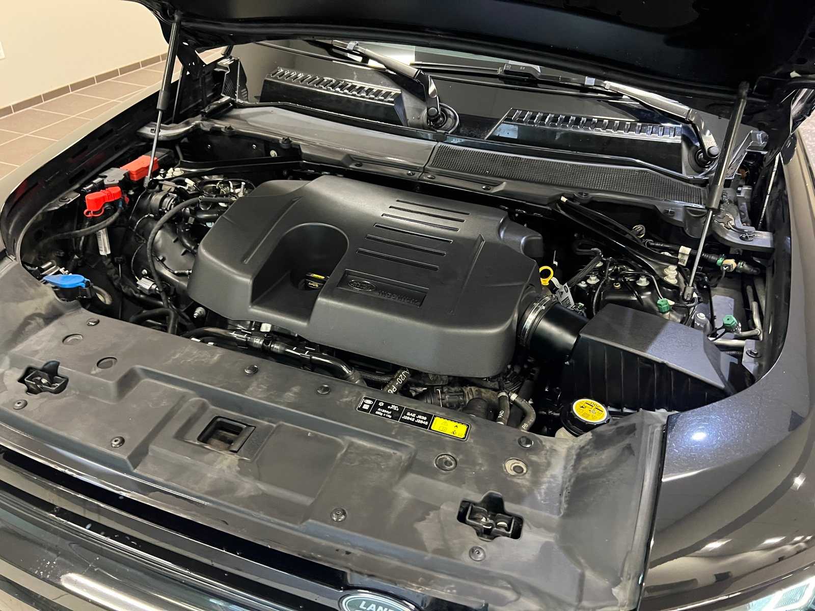 Thumbnail: 2023 Land Rover Defender - 9