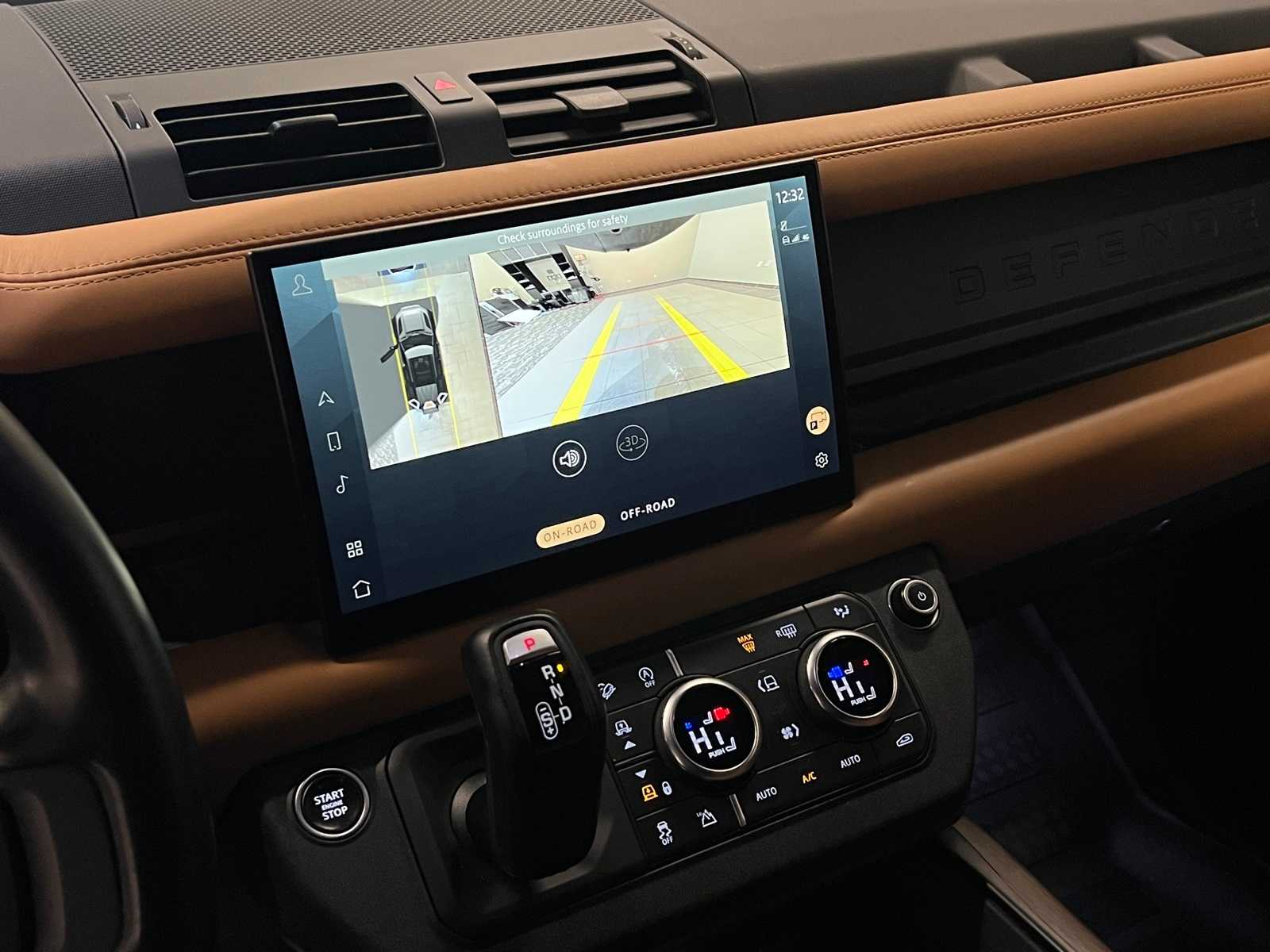 Thumbnail: 2023 Land Rover Defender - 25