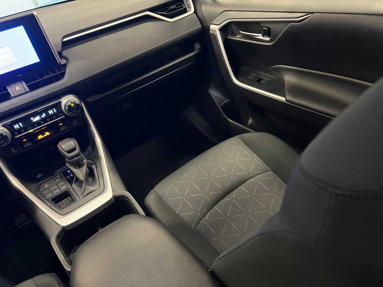 Thumbnail: 2024 Toyota RAV4 - 11