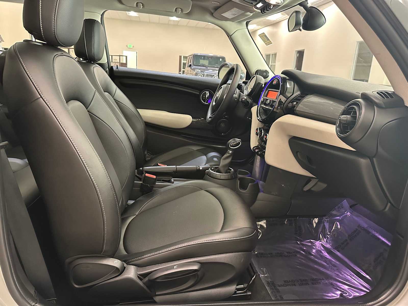 Thumbnail: 2014 MINI Cooper Hardtop - 25