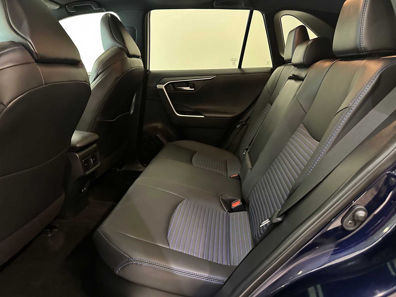 Thumbnail: 2021 Toyota RAV4 - 24