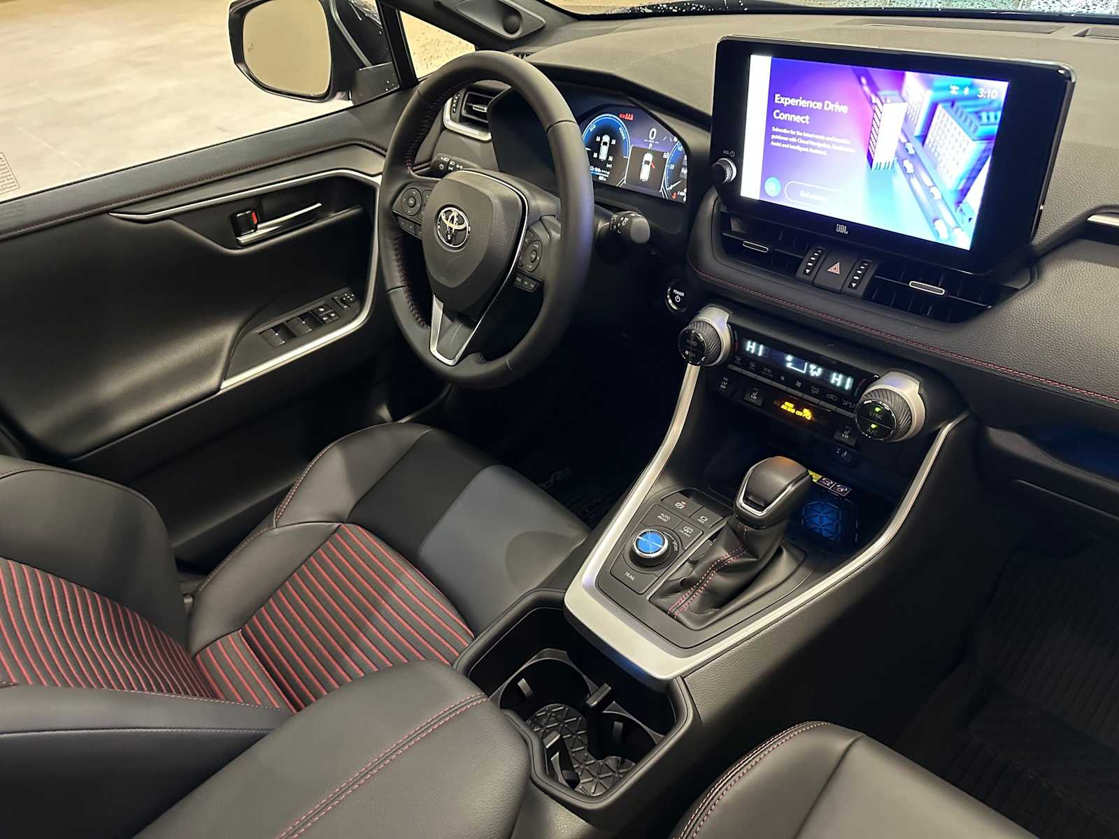 Thumbnail: 2025 Toyota RAV4 - 30