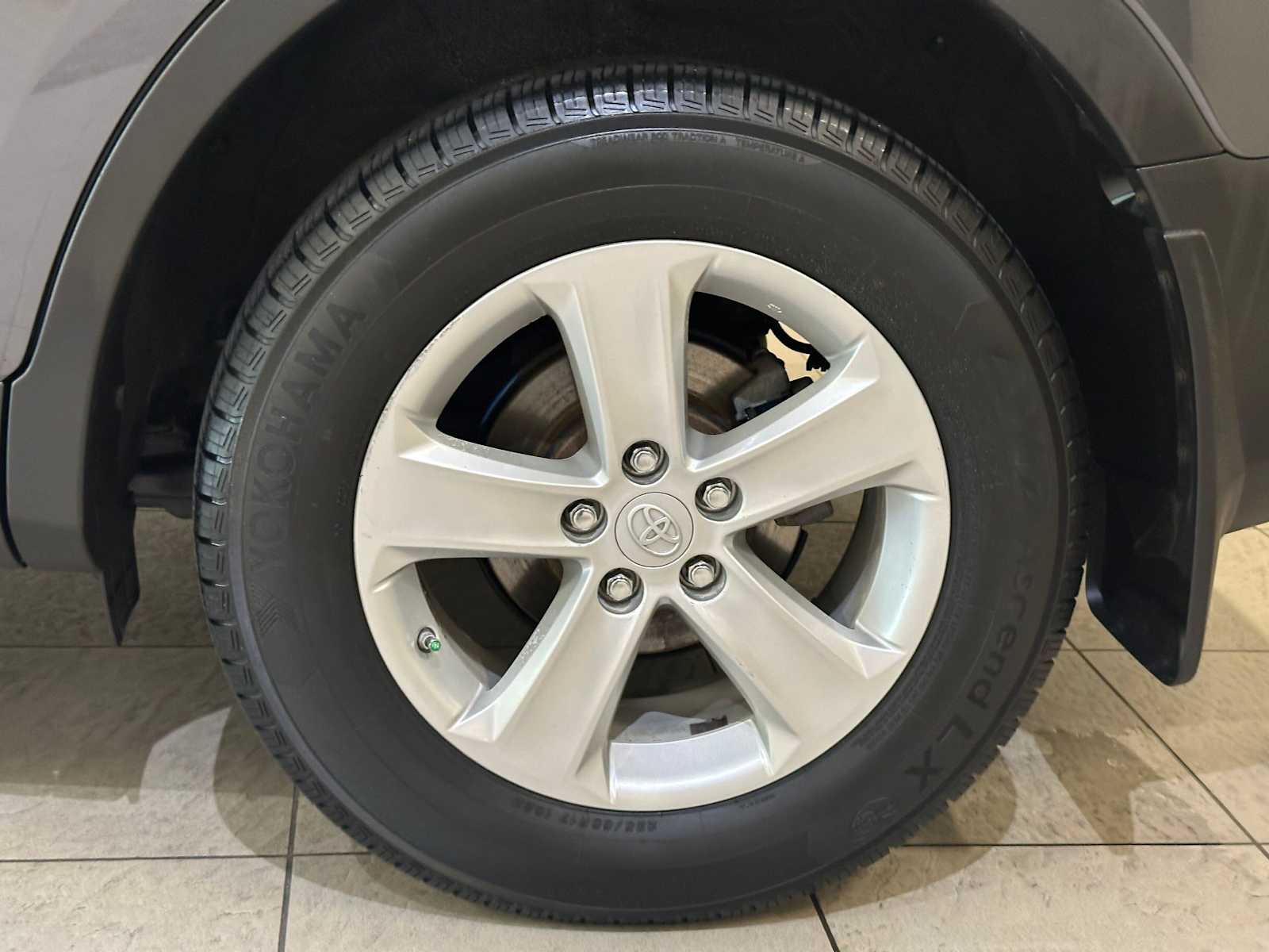 Thumbnail: 2014 Toyota RAV4 - 8