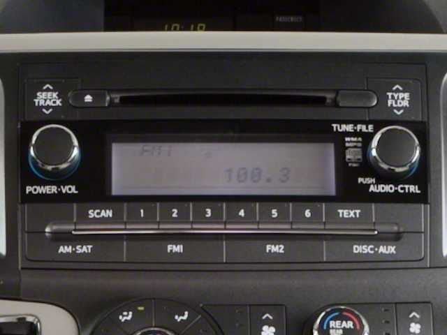 Thumbnail: 2012 Toyota Sienna - 7