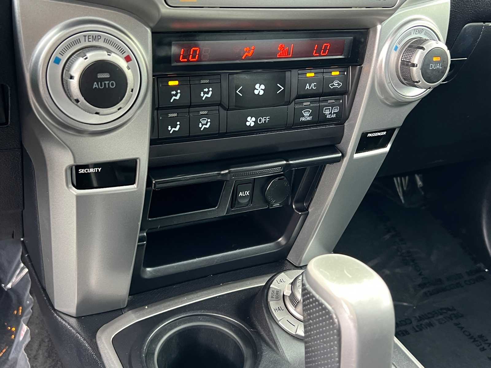 Thumbnail: 2011 Toyota 4Runner - 23