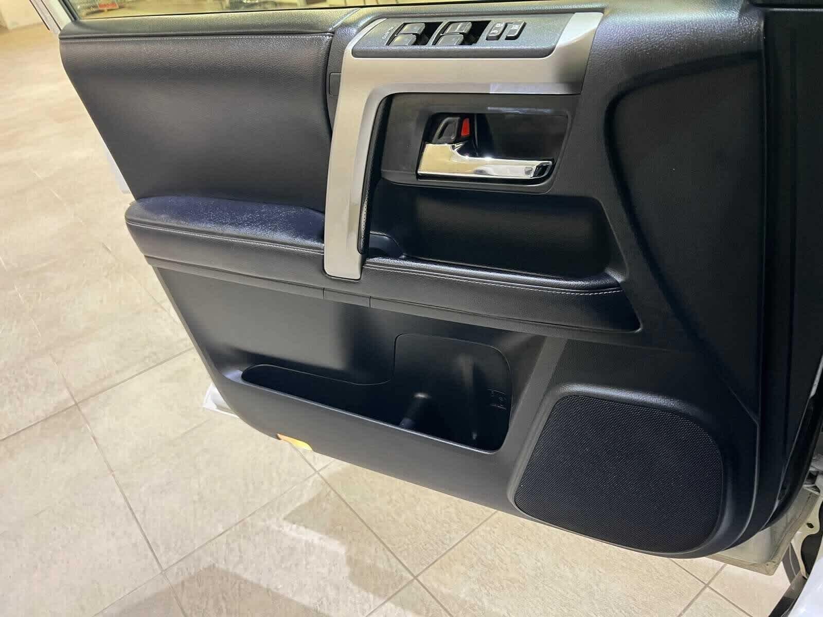 Thumbnail: 2019 Toyota 4Runner - 15