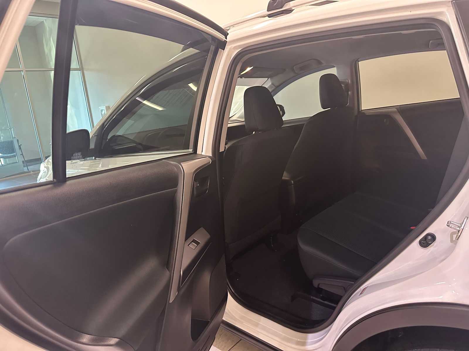 Thumbnail: 2016 Toyota RAV4 - 24