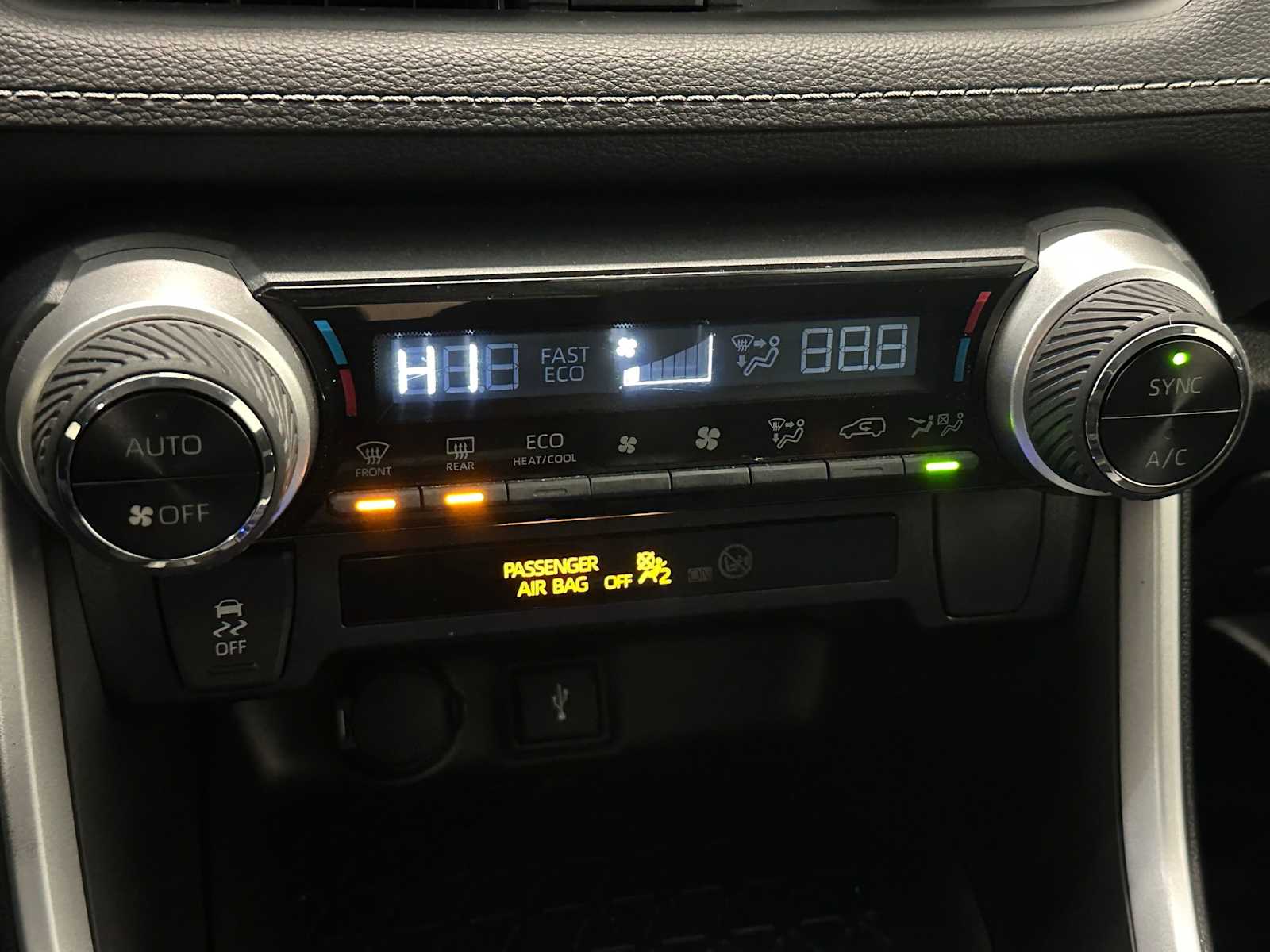 Thumbnail: 2022 Toyota RAV4 - 15