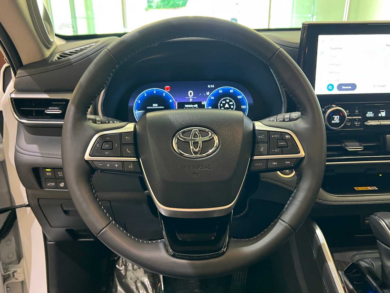 Thumbnail: 2024 Toyota Highlander - 20