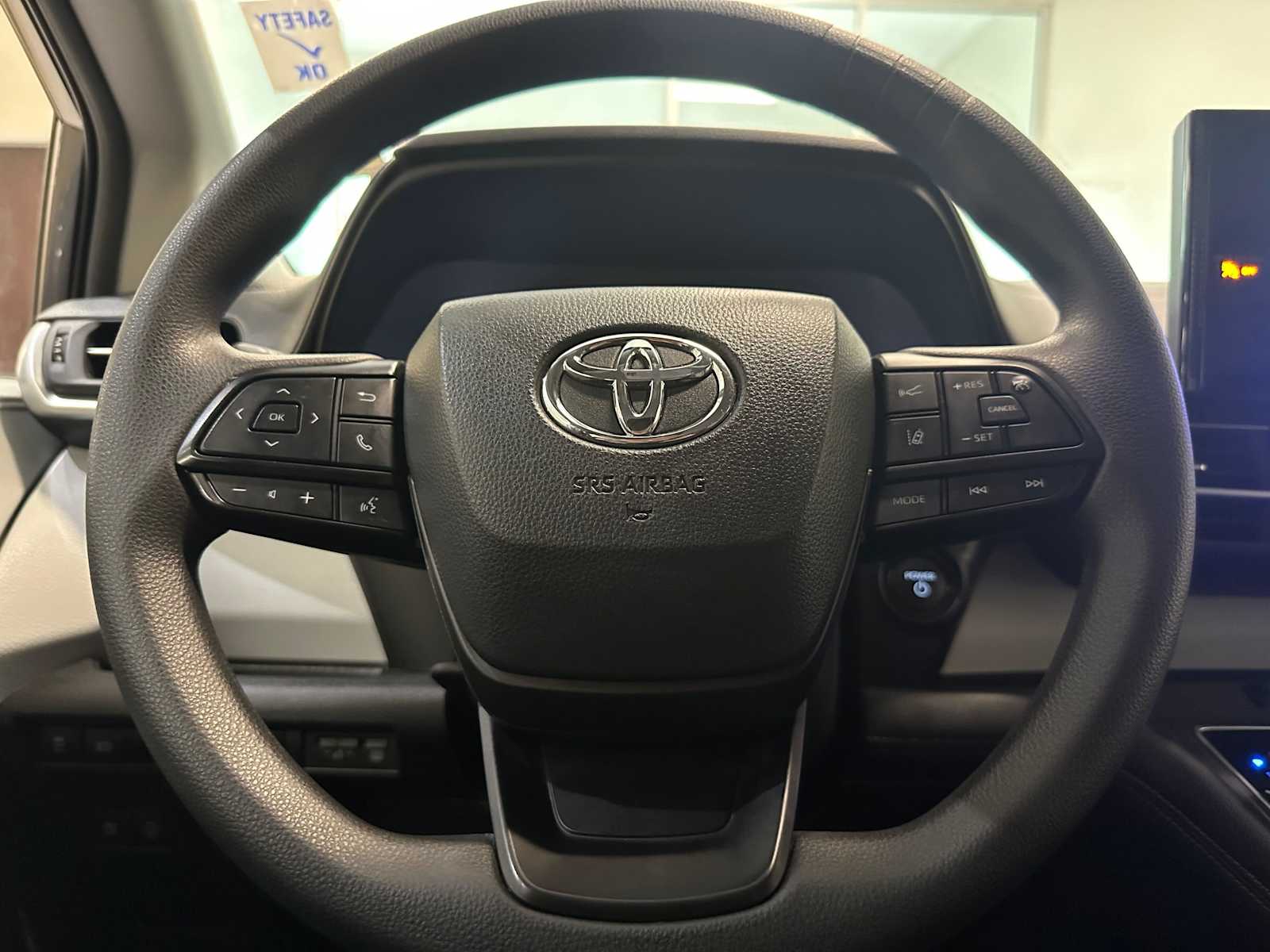 Thumbnail: 2025 Toyota Sienna - 12