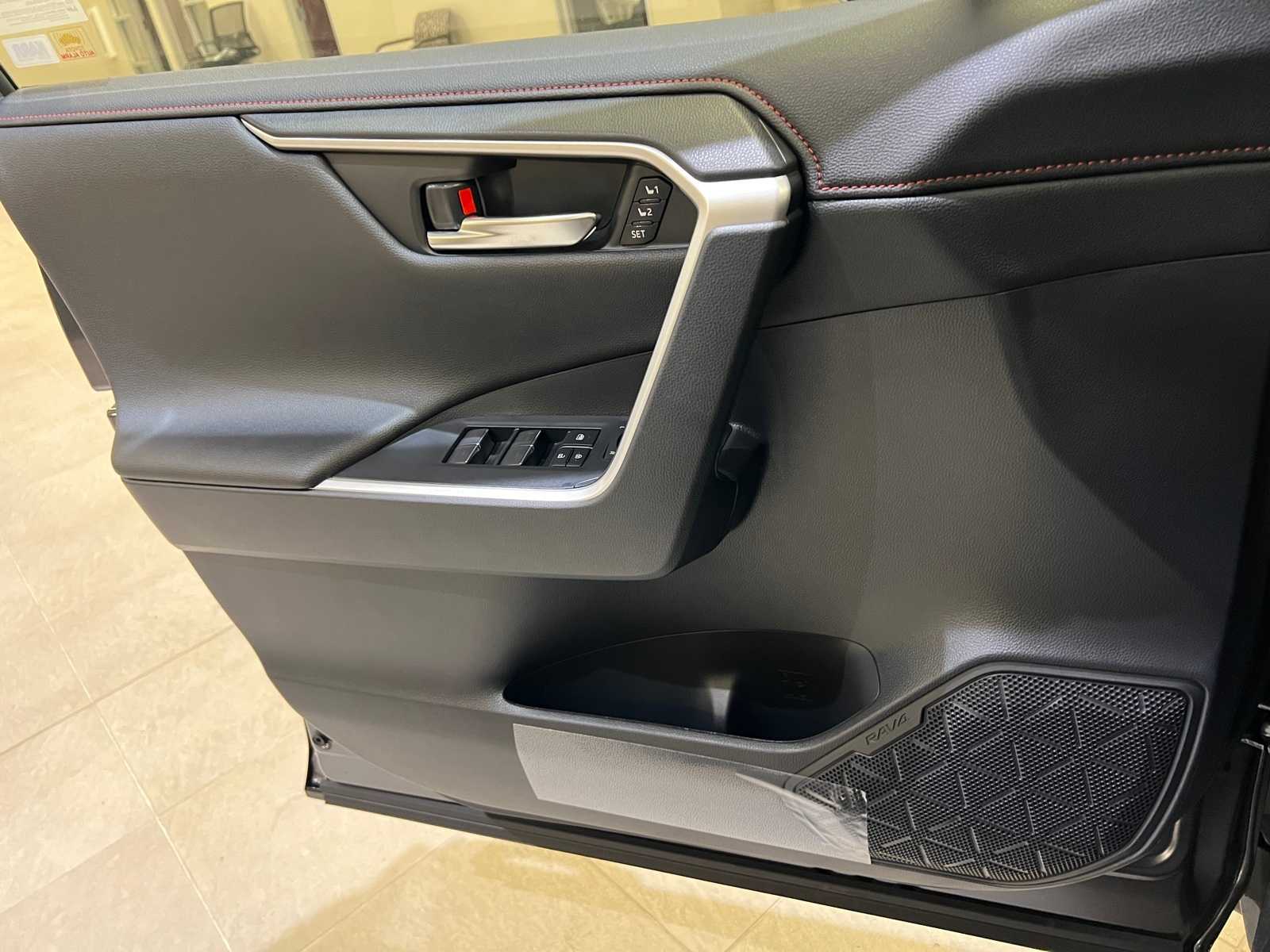 Thumbnail: 2025 Toyota RAV4 - 18