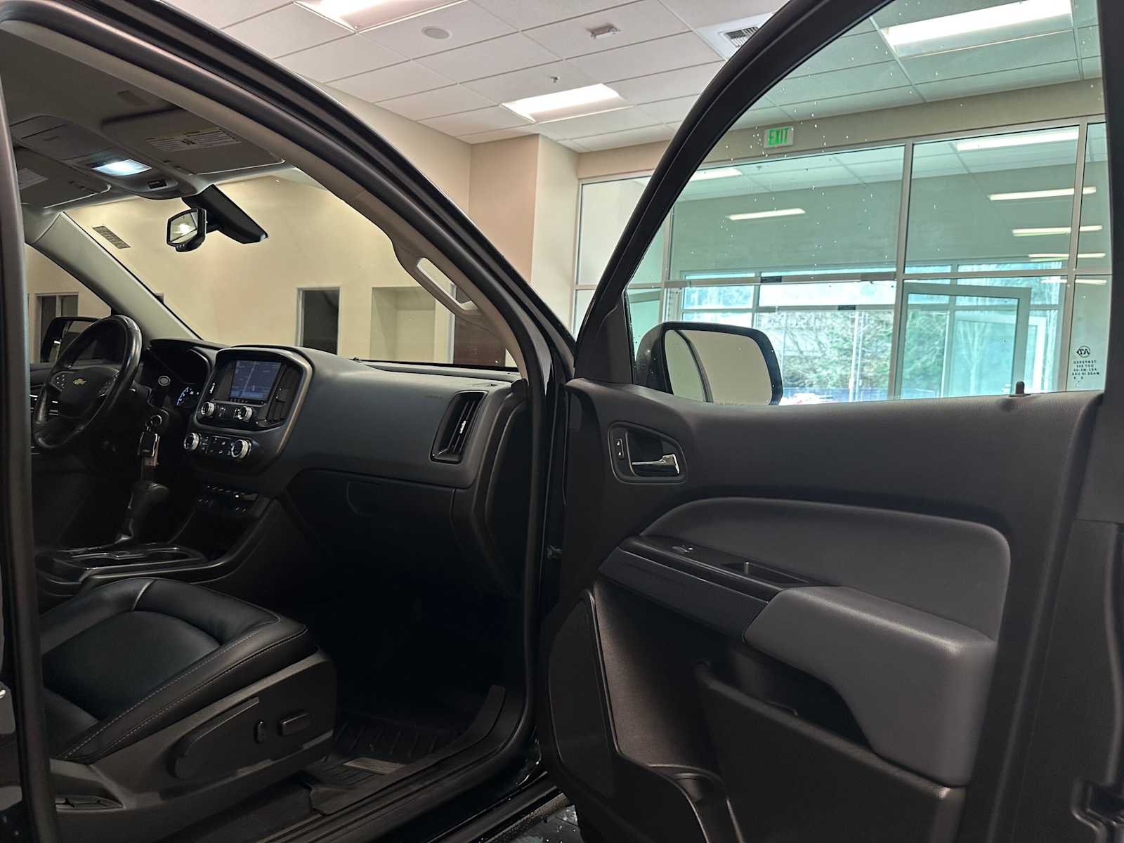 Thumbnail: 2019 Chevrolet Colorado - 28