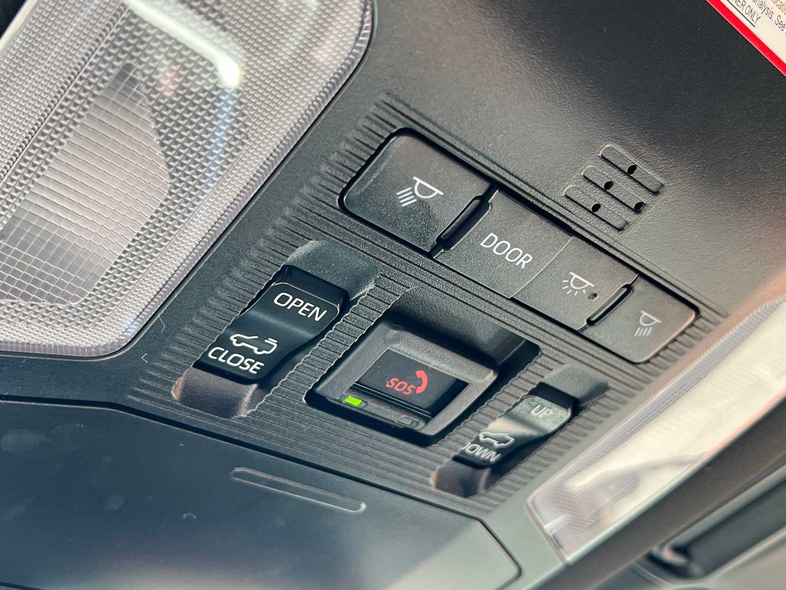 2025 Toyota RAV4 XSE 28