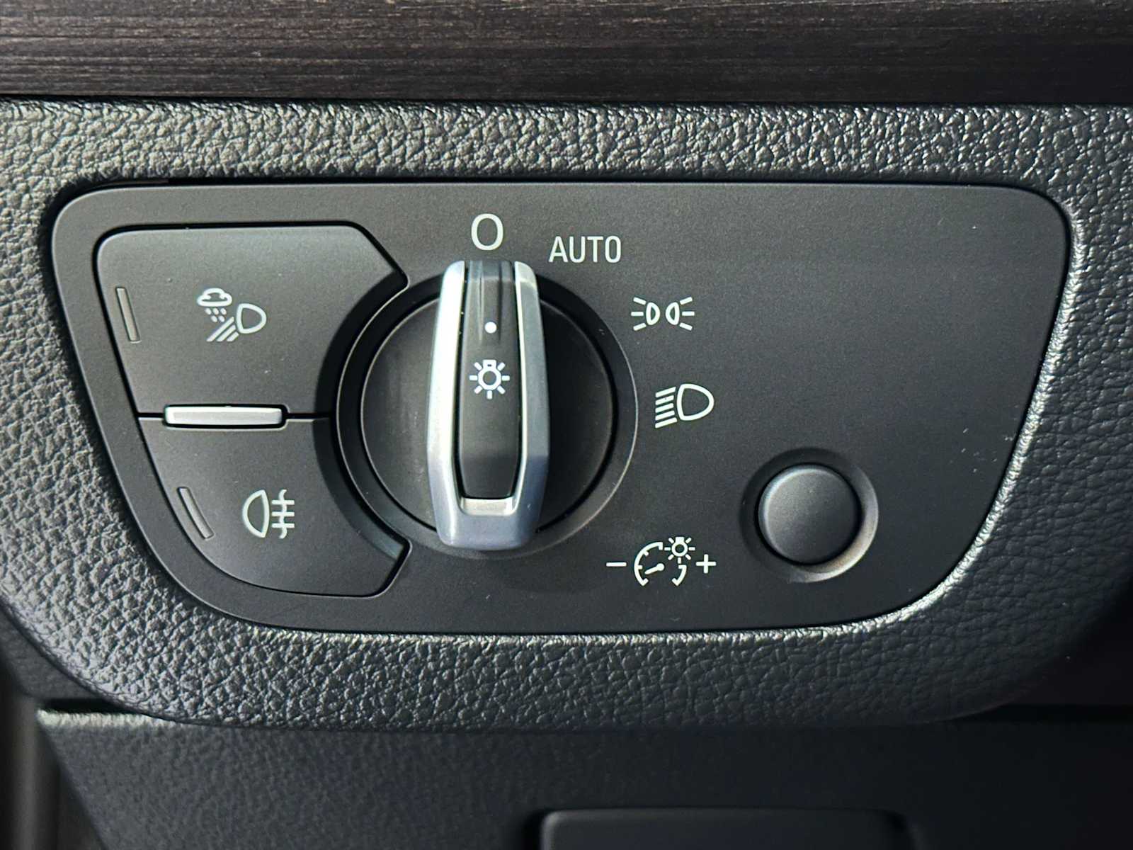 Thumbnail: 2022 Audi Q5 - 17