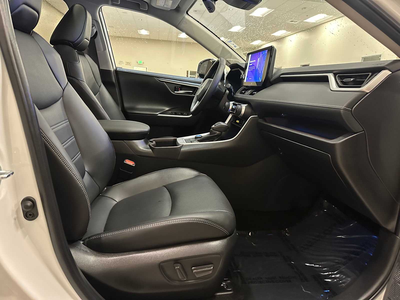 Thumbnail: 2024 Toyota RAV4 - 28