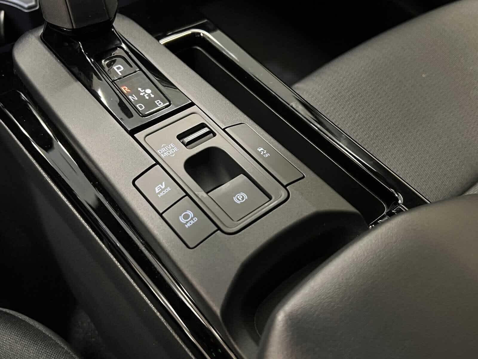 Thumbnail: 2024 Toyota Prius - 26