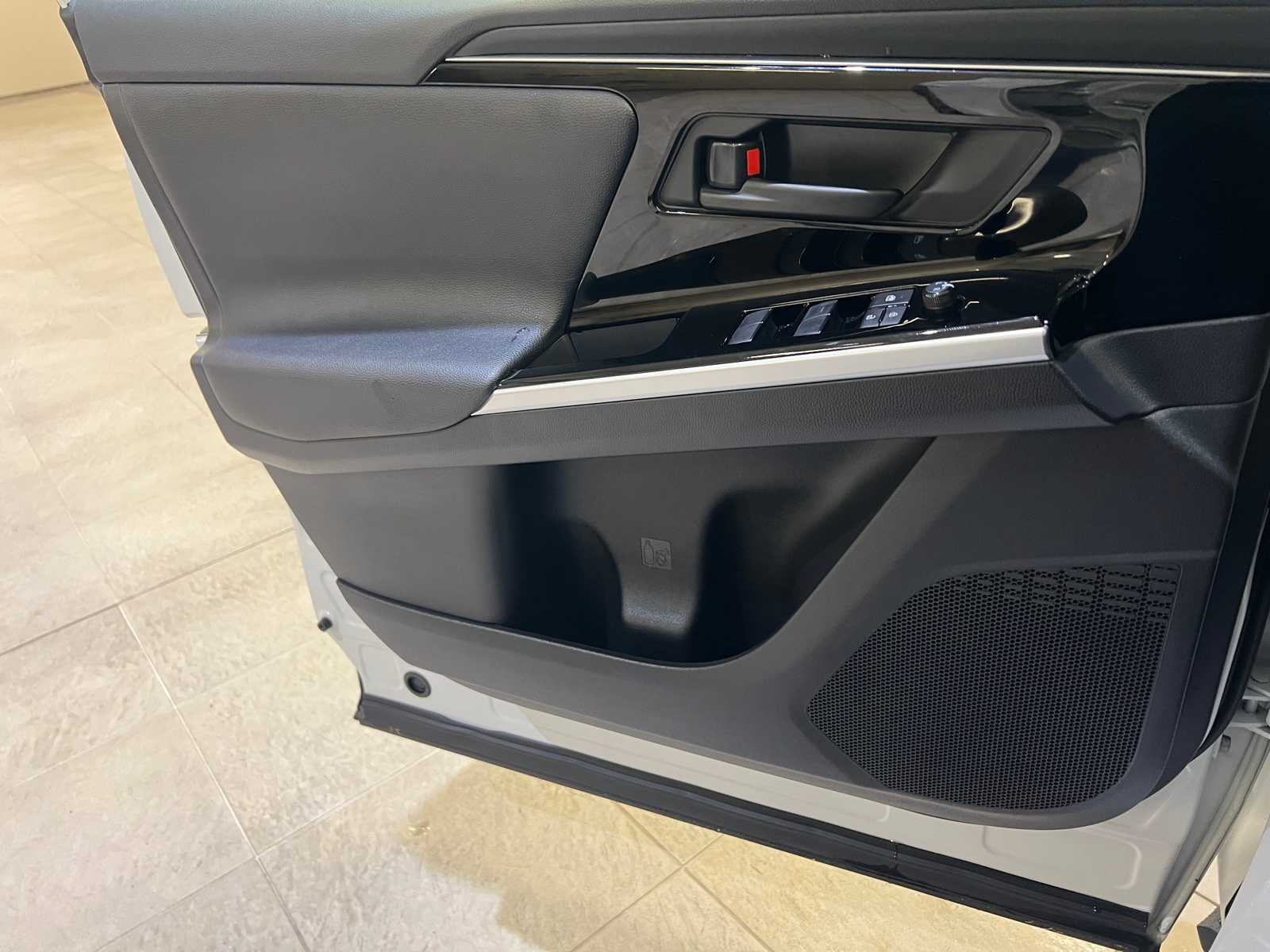 Thumbnail: 2024 Toyota bZ4X - 18