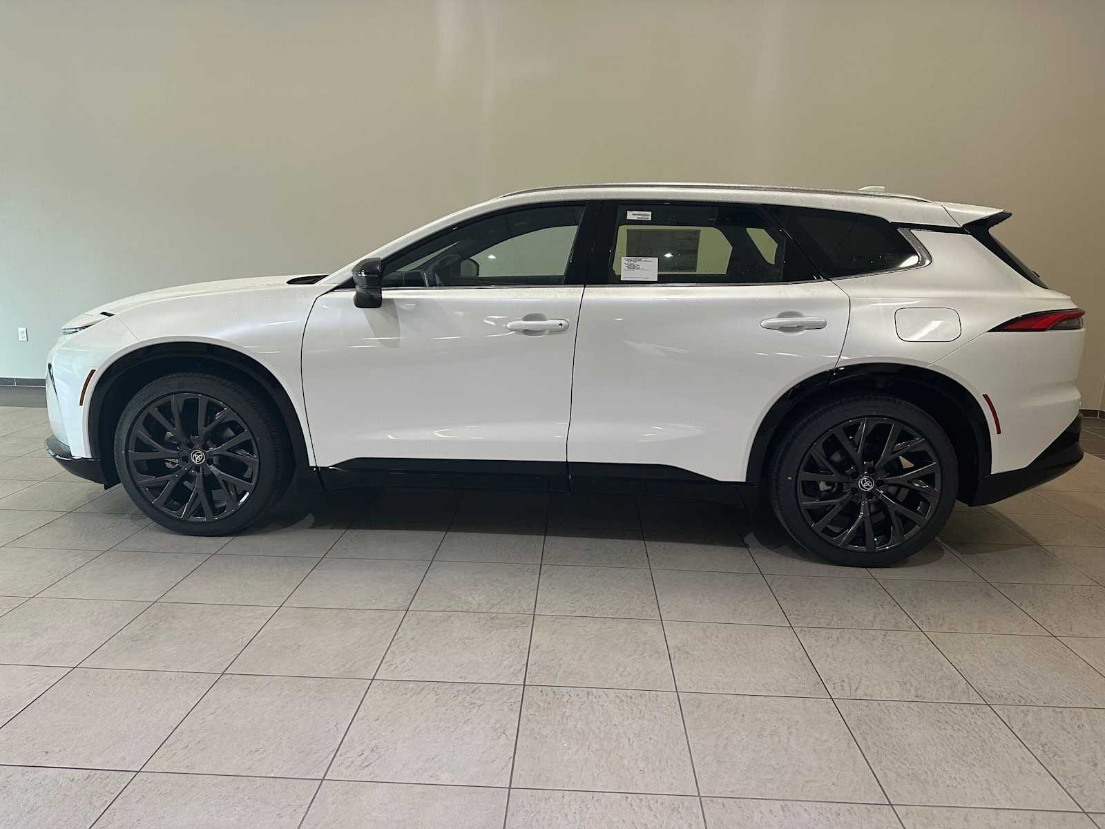 Thumbnail: 2026 Toyota Crown Signia - 3