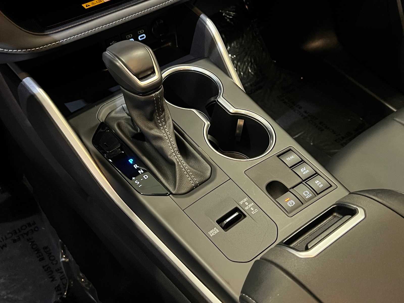 Thumbnail: 2024 Toyota Highlander - 21