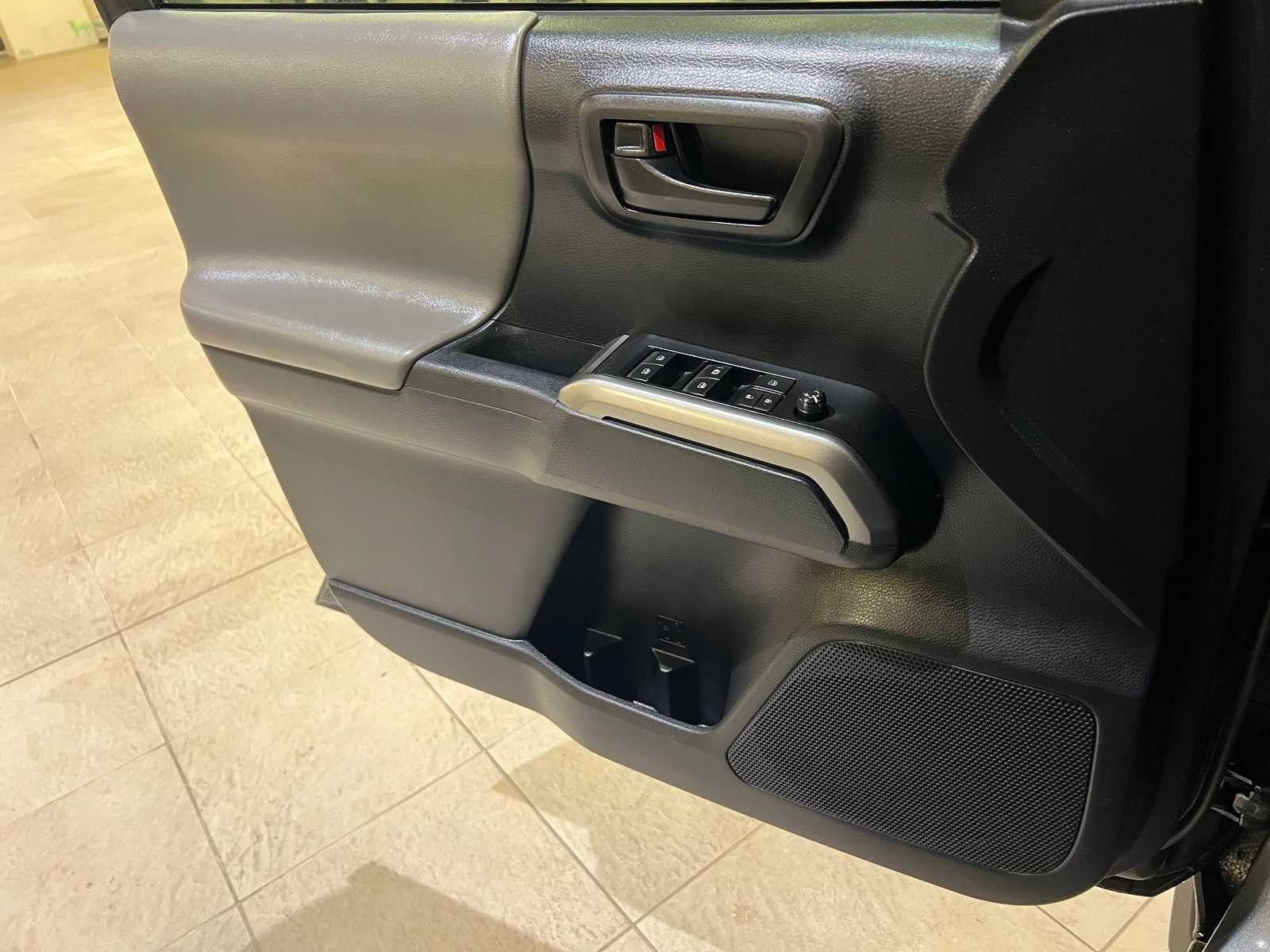 Thumbnail: 2019 Toyota Tacoma - 17