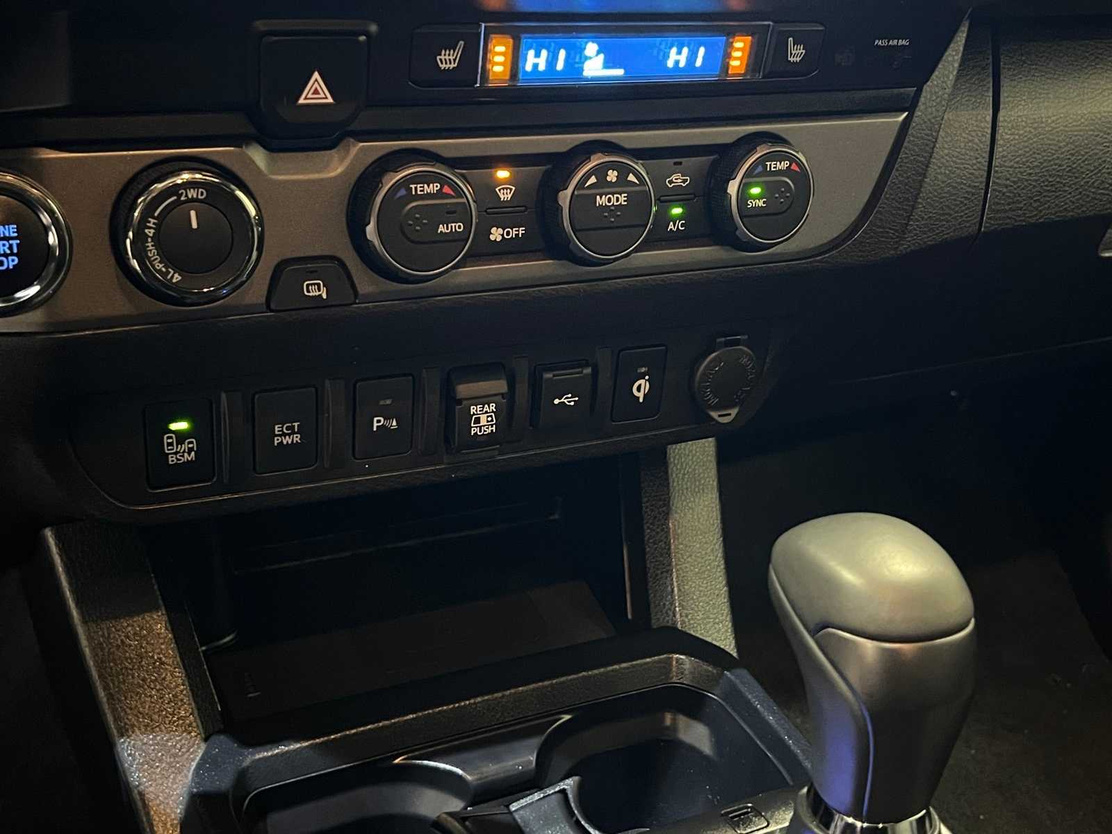 Thumbnail: 2020 Toyota Tacoma - 24