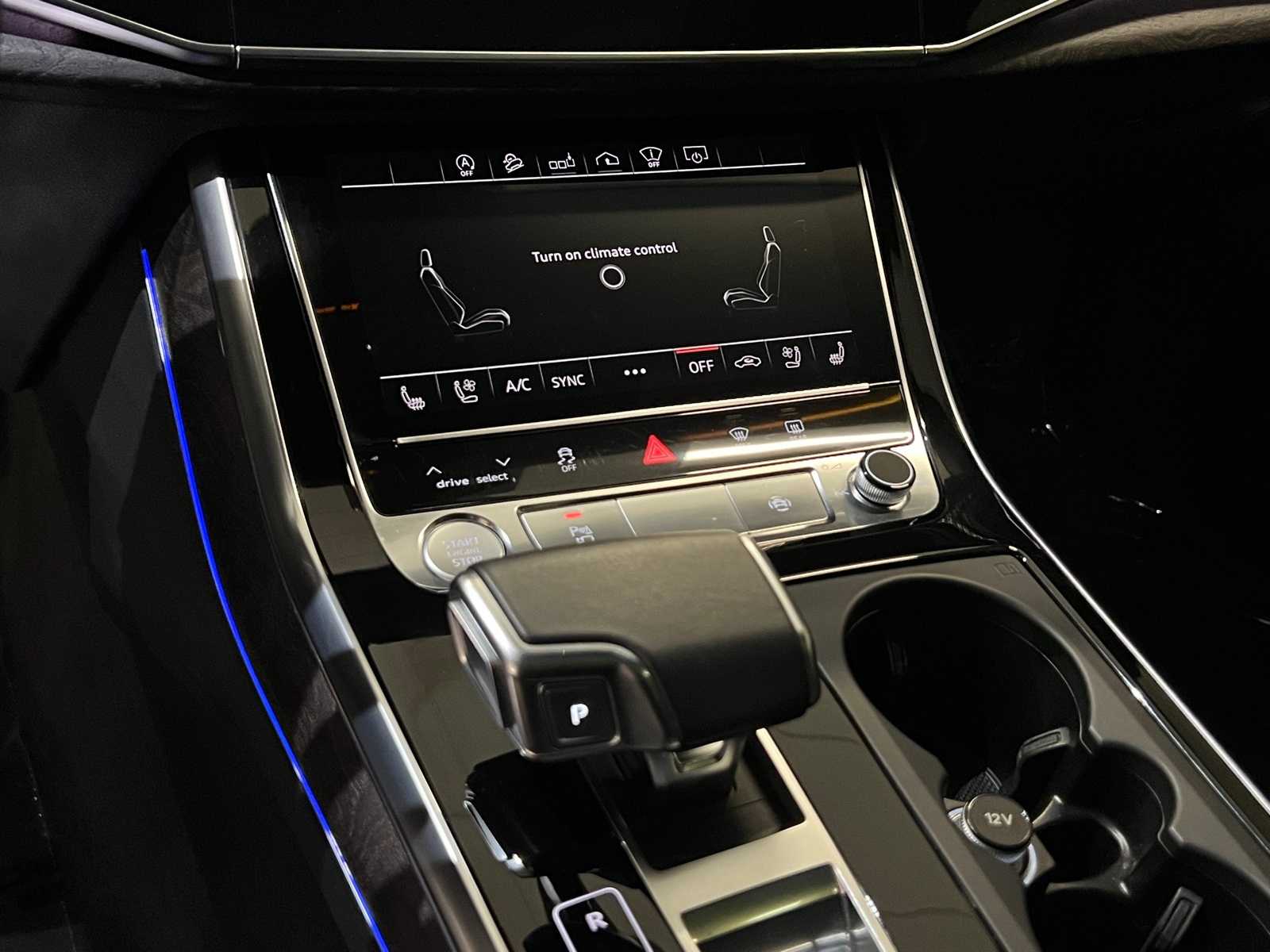 Thumbnail: 2020 Audi Q8 - 24