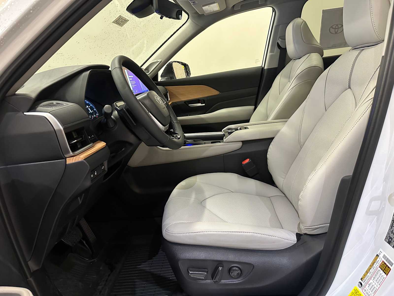 Thumbnail: 2026 Toyota Grand Highlander - 20