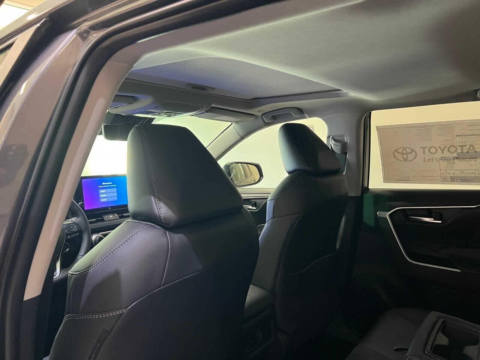 Thumbnail: 2025 Toyota RAV4 - 10