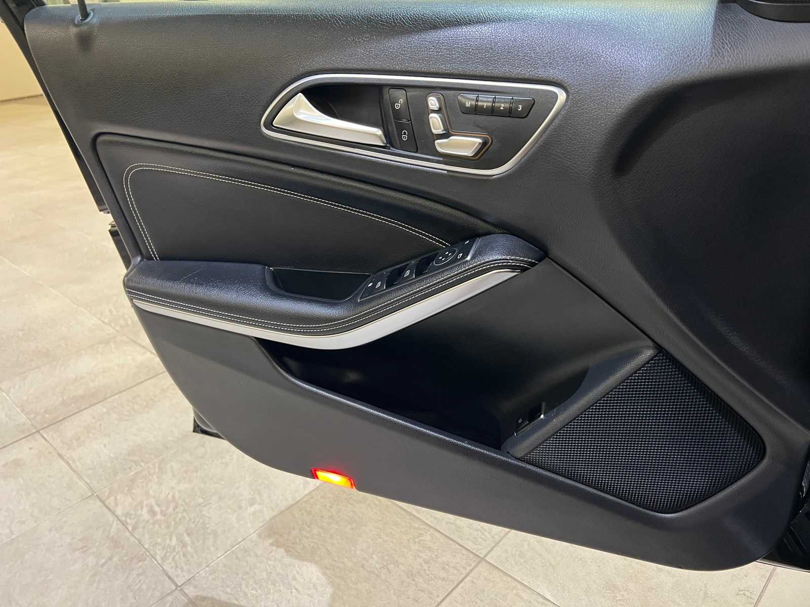 Thumbnail: 2019 Mercedes-Benz GLA - 18